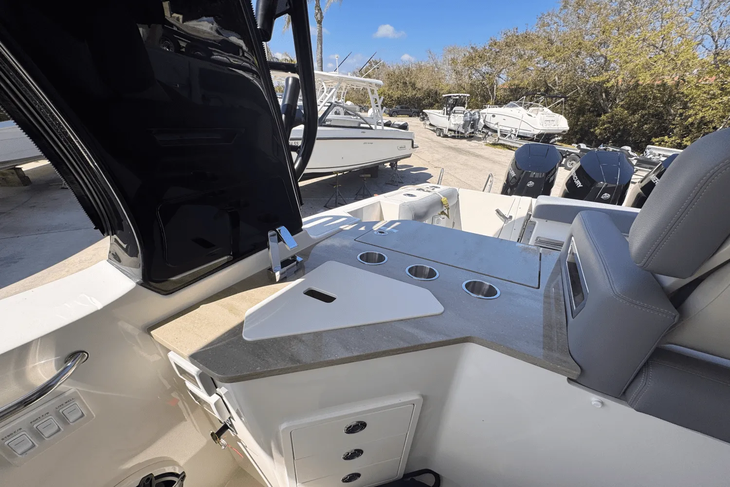2025 Boston Whaler 350 Realm Image Thumbnail #11