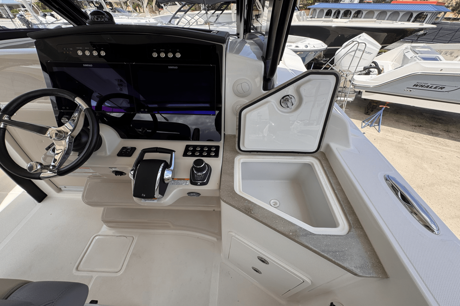 2025 Boston Whaler 350 Realm Image Thumbnail #19