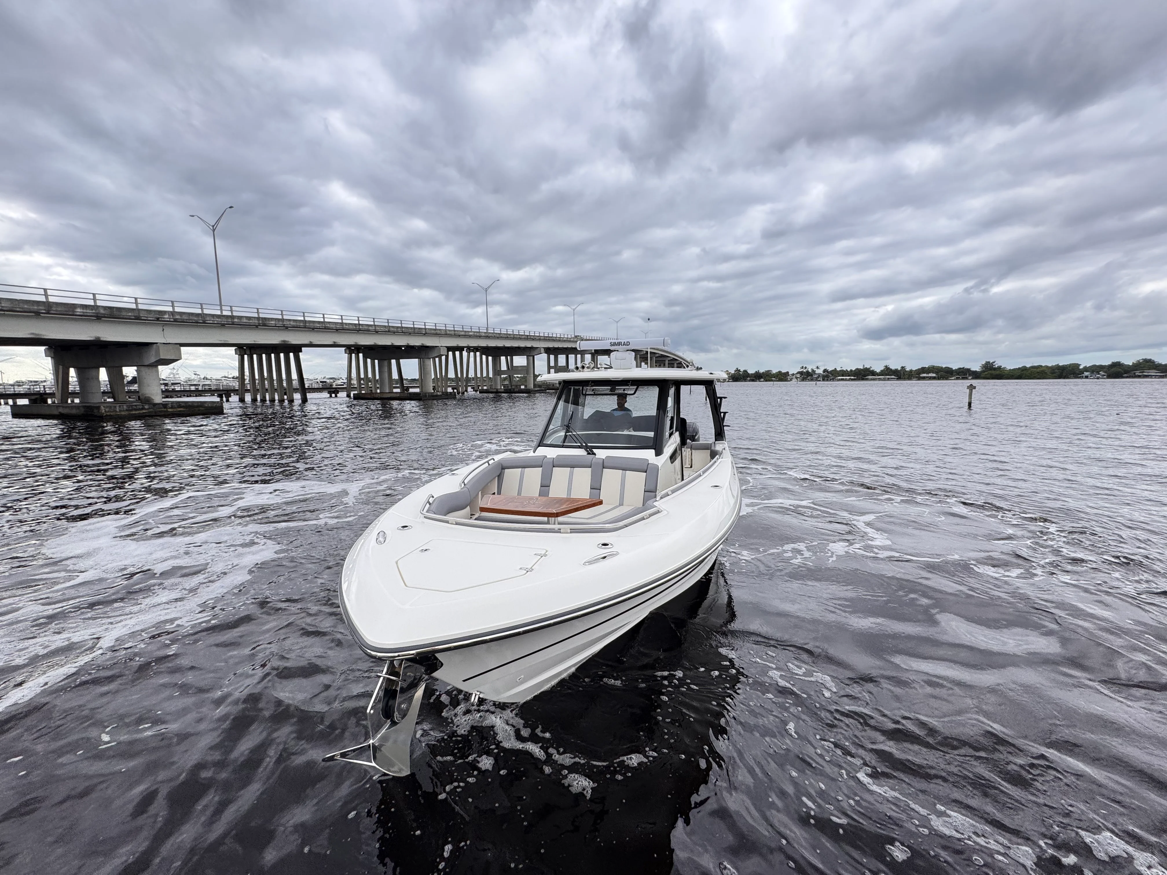 2025 Boston Whaler 350 Realm Image Thumbnail #2