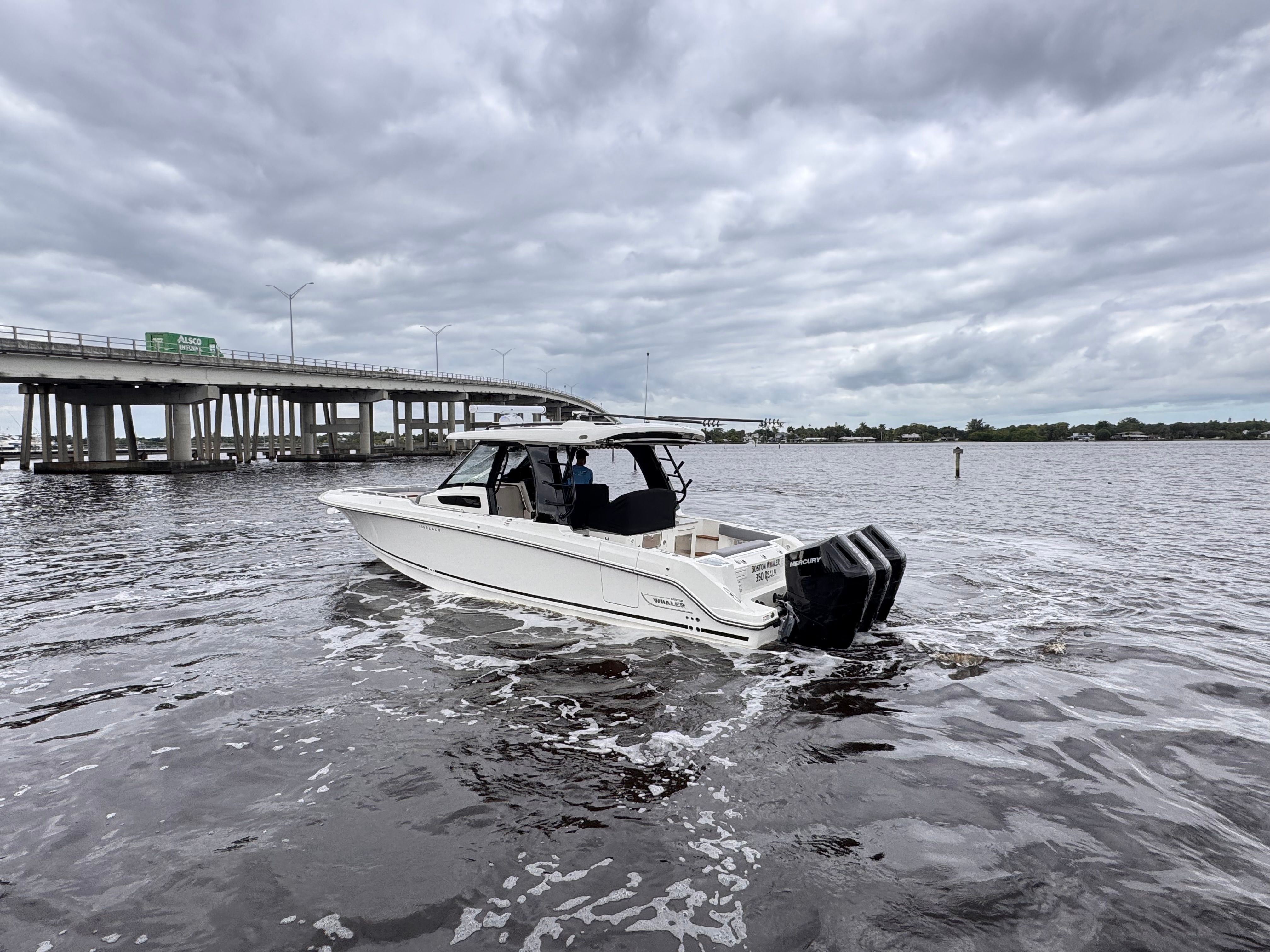 2025 Boston Whaler 350 Realm Image Thumbnail #4