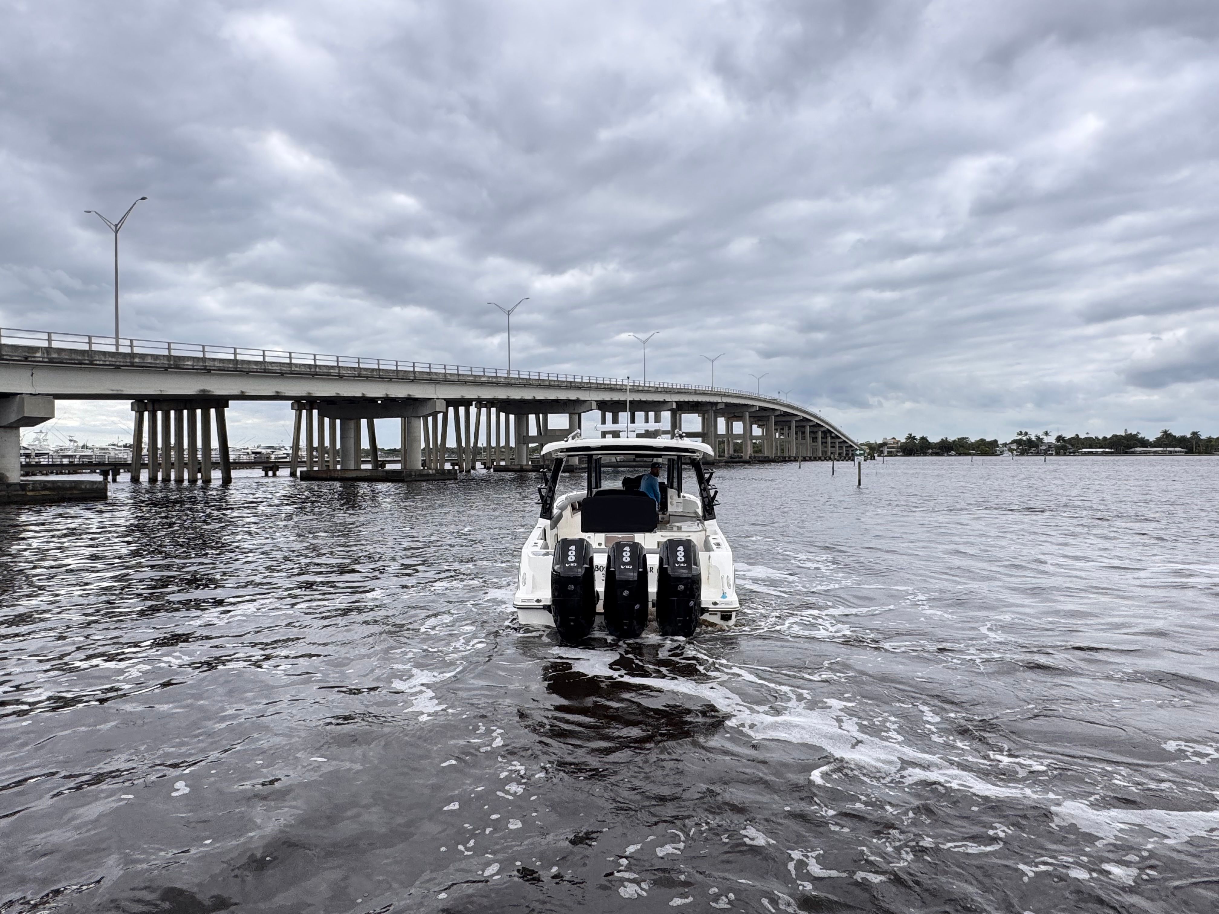 2025 Boston Whaler 350 Realm Image Thumbnail #5