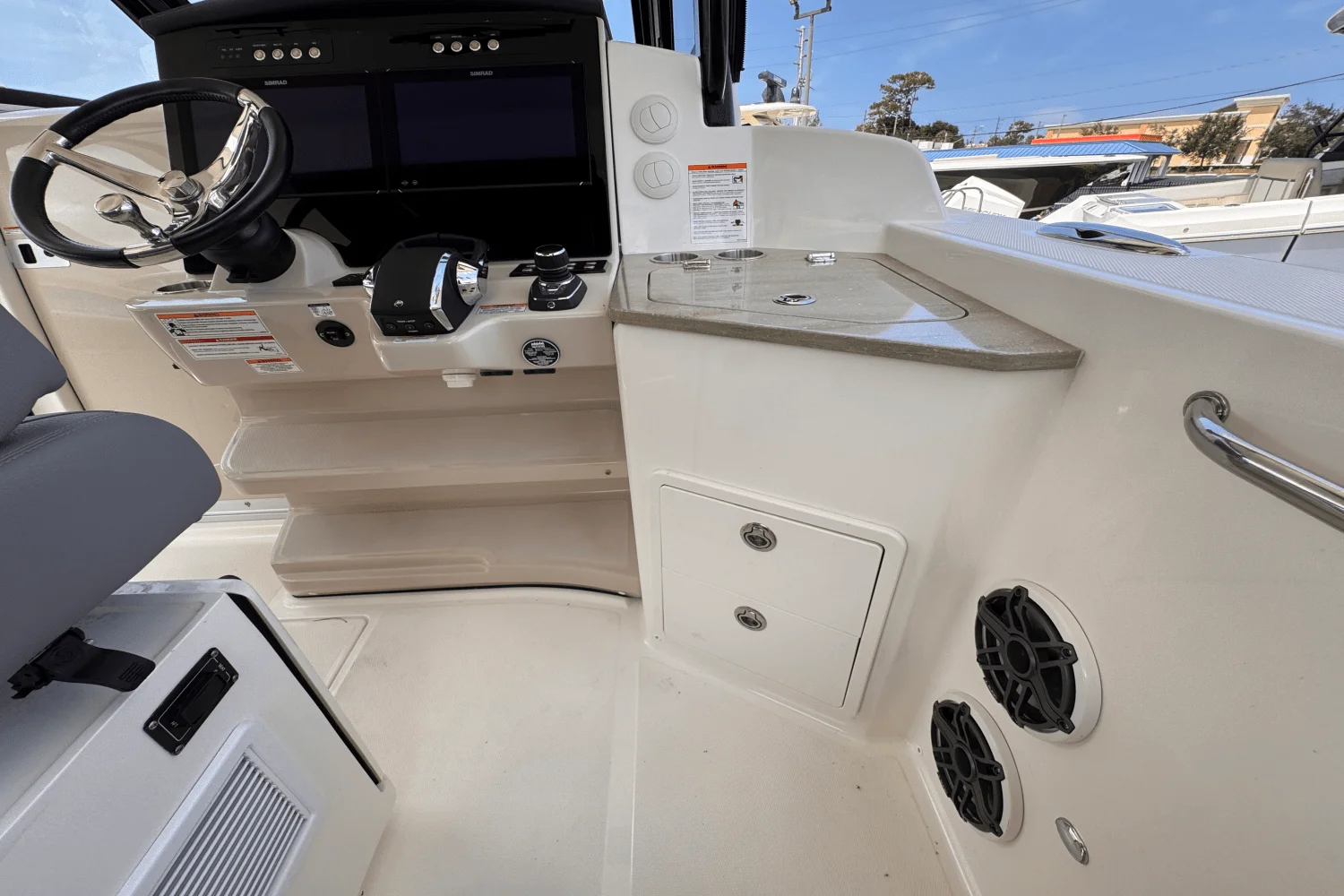 2025 Boston Whaler 350 Realm Image Thumbnail #26