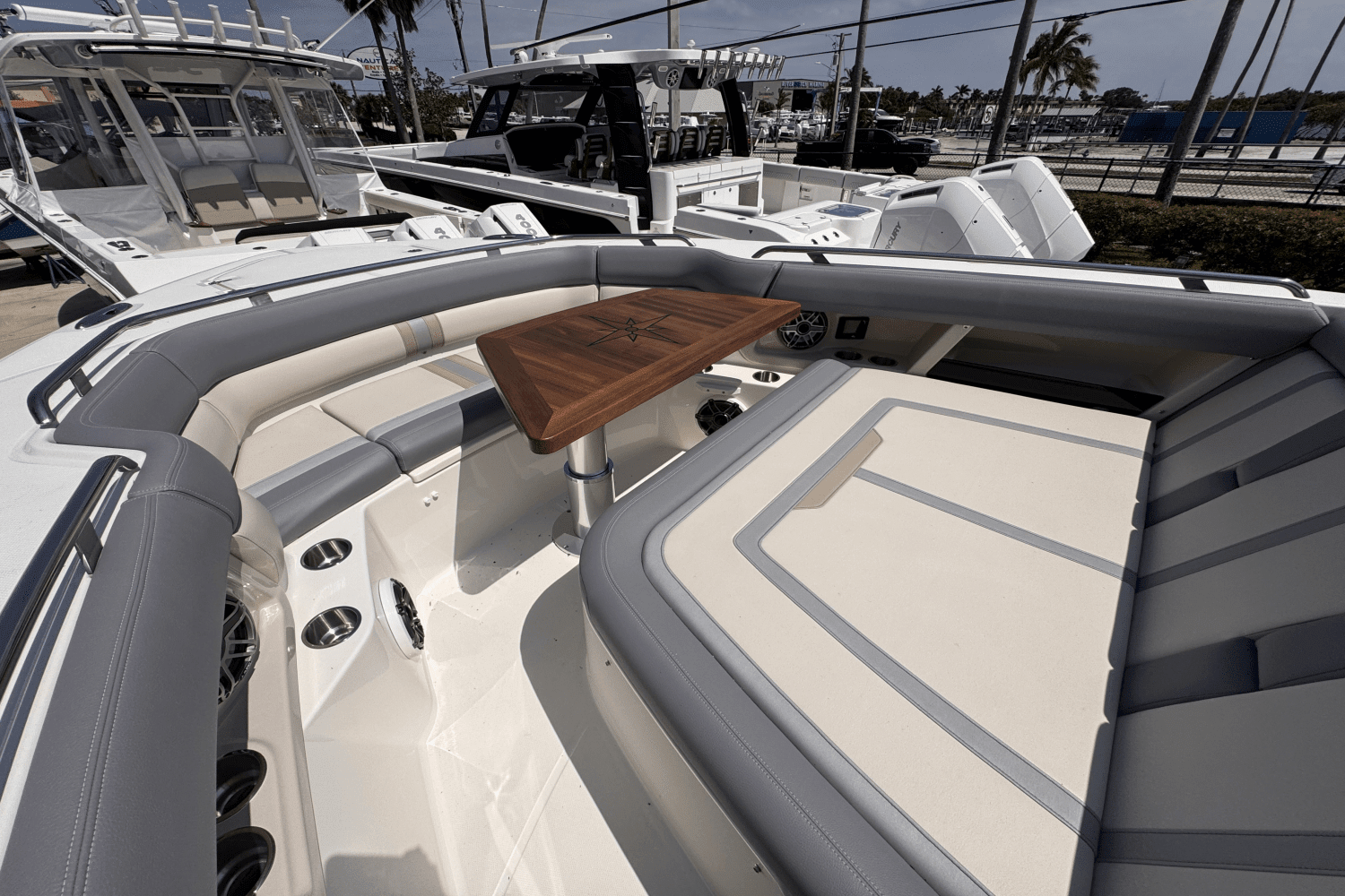 2025 Boston Whaler 350 Realm Image Thumbnail #17