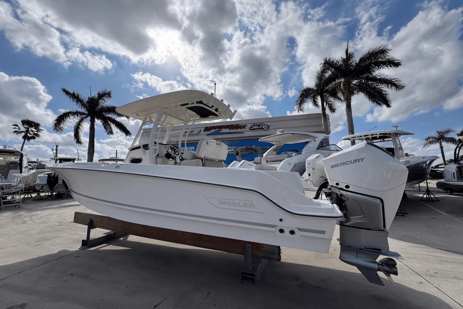 2025 Boston Whaler 230 Outrage Image Thumbnail #2
