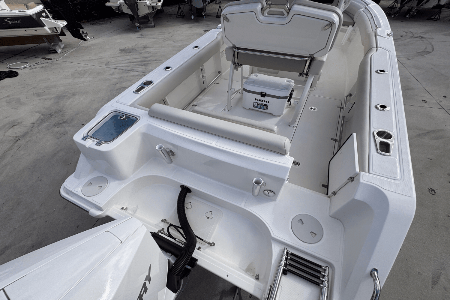 2025 Boston Whaler 230 Outrage Image Thumbnail #5