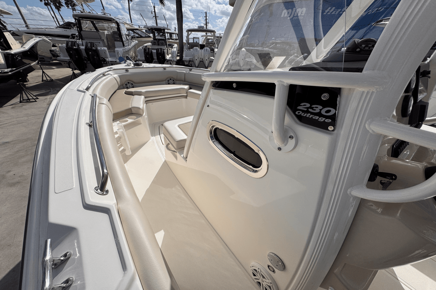 2025 Boston Whaler 230 Outrage Image Thumbnail #14