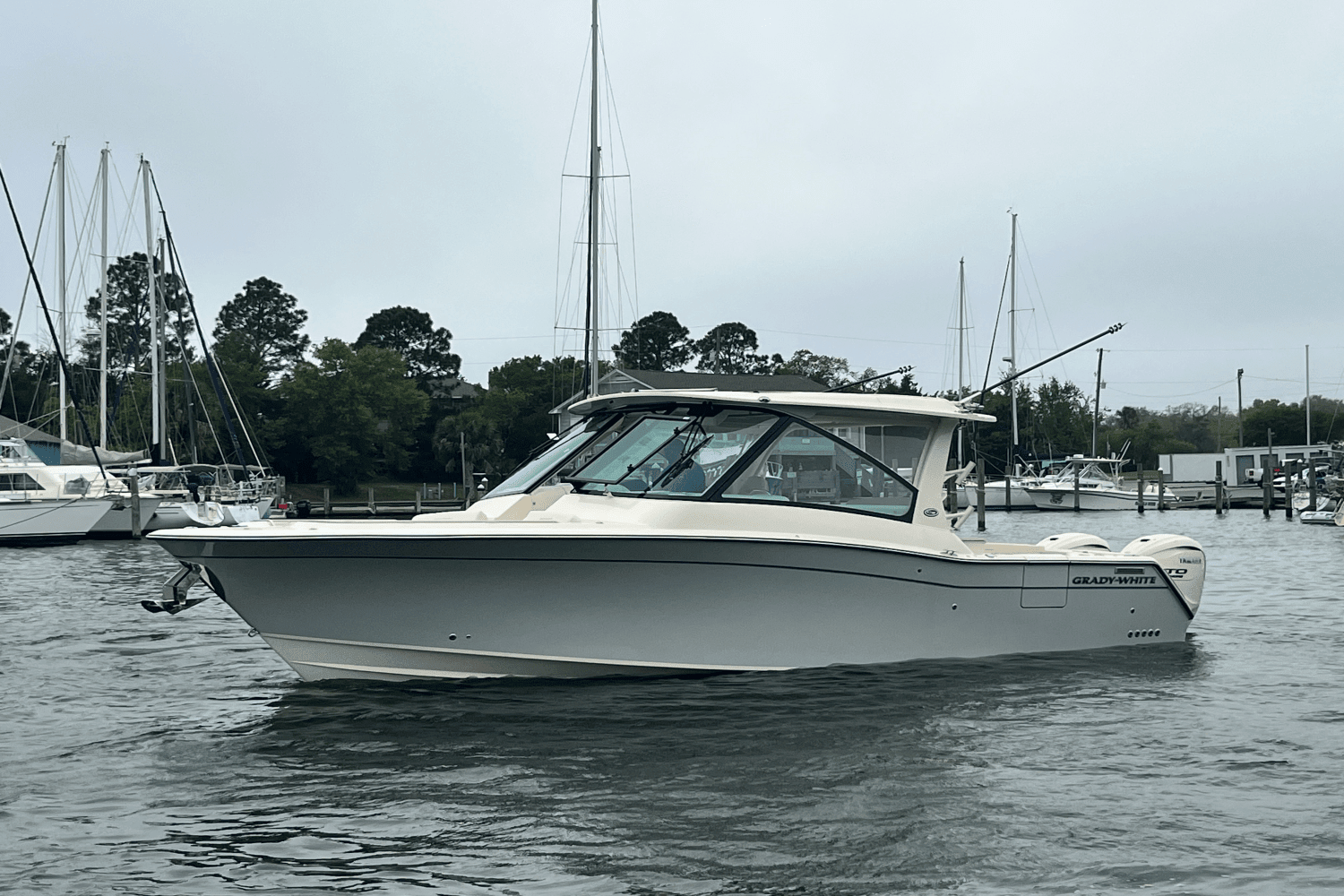 2025 Grady-White Freedom 345 Image Thumbnail #8