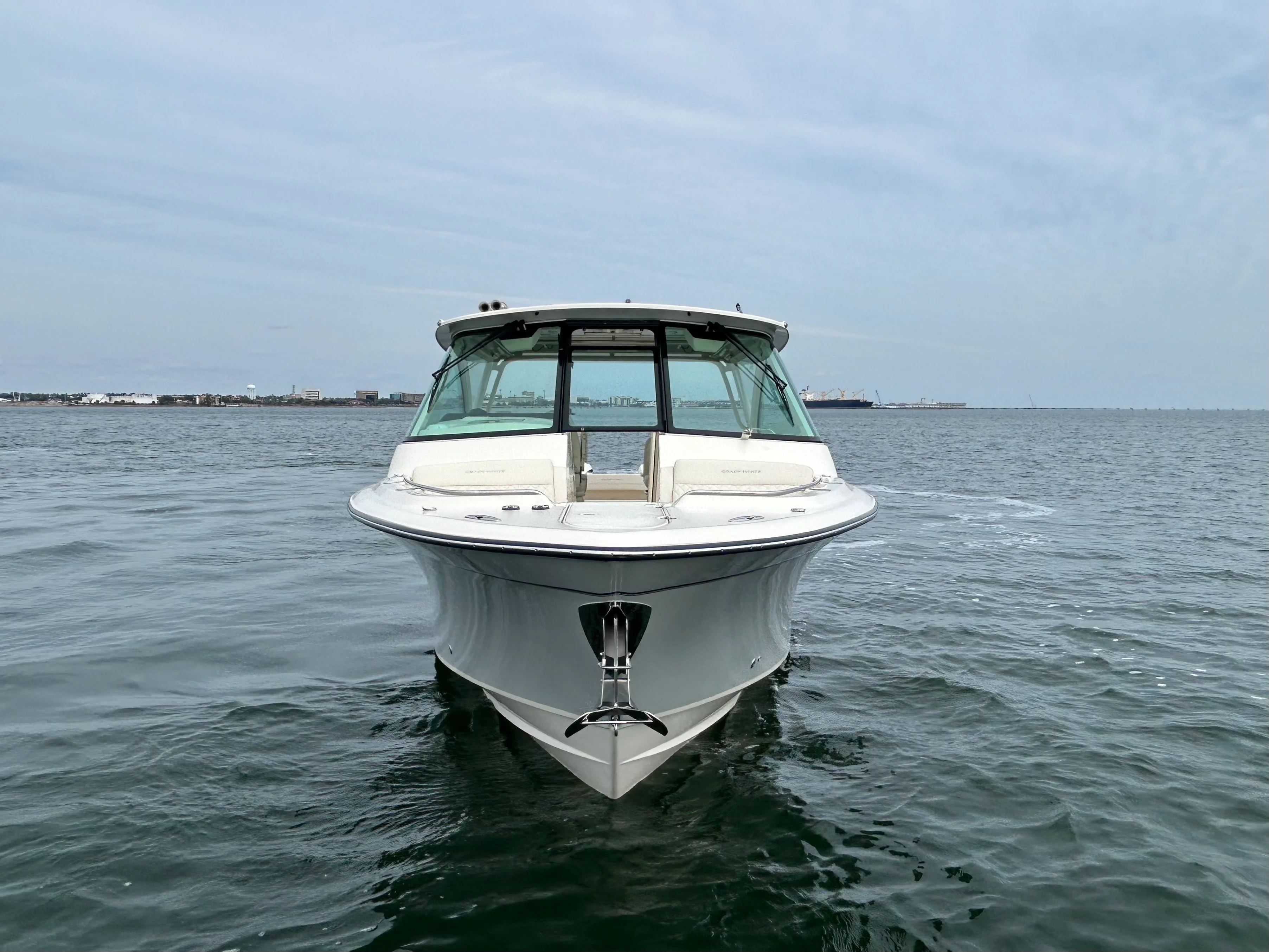 2025 Grady-White Freedom 345 Image Thumbnail #6