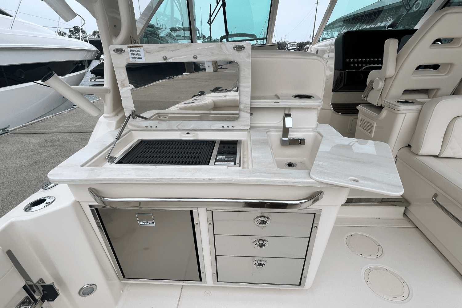 2025 Grady-White Freedom 345 Image Thumbnail #16