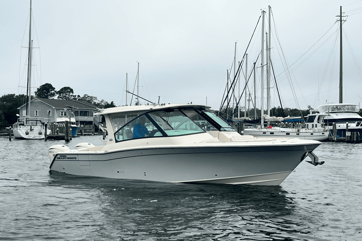 2025 Grady-White Freedom 345 Image Thumbnail #1