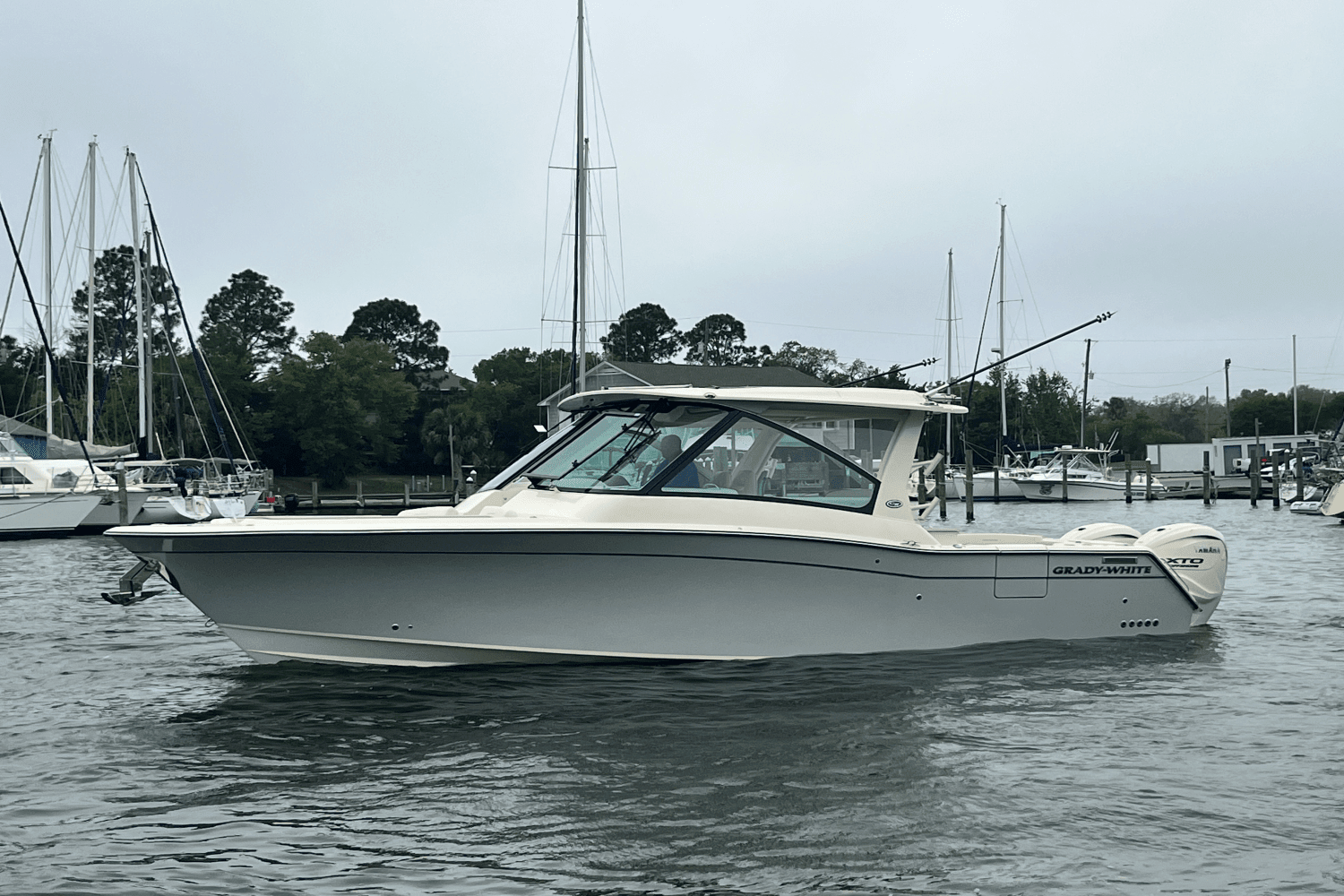 2025 Grady-White Freedom 345 Image Thumbnail #9