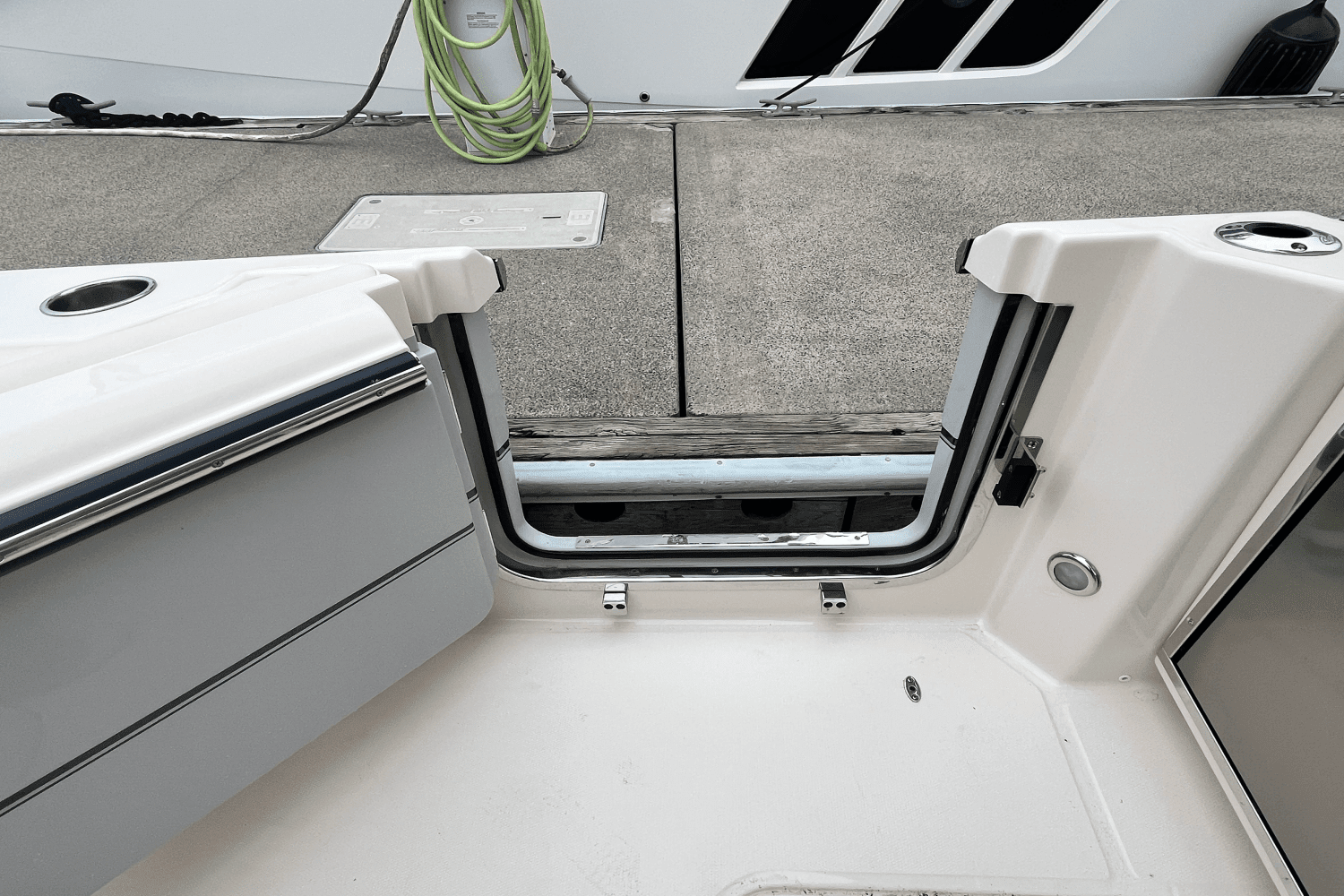 2025 Grady-White Freedom 345 Image Thumbnail #19