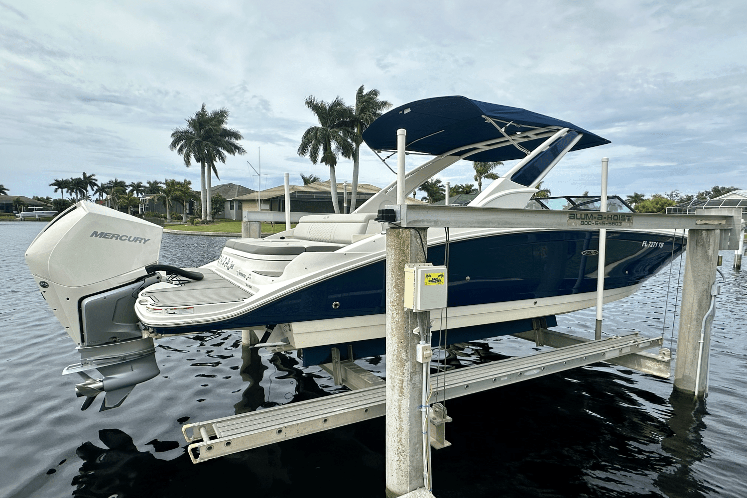 2022 Sea Ray 270 SDX-OB Image Thumbnail #2