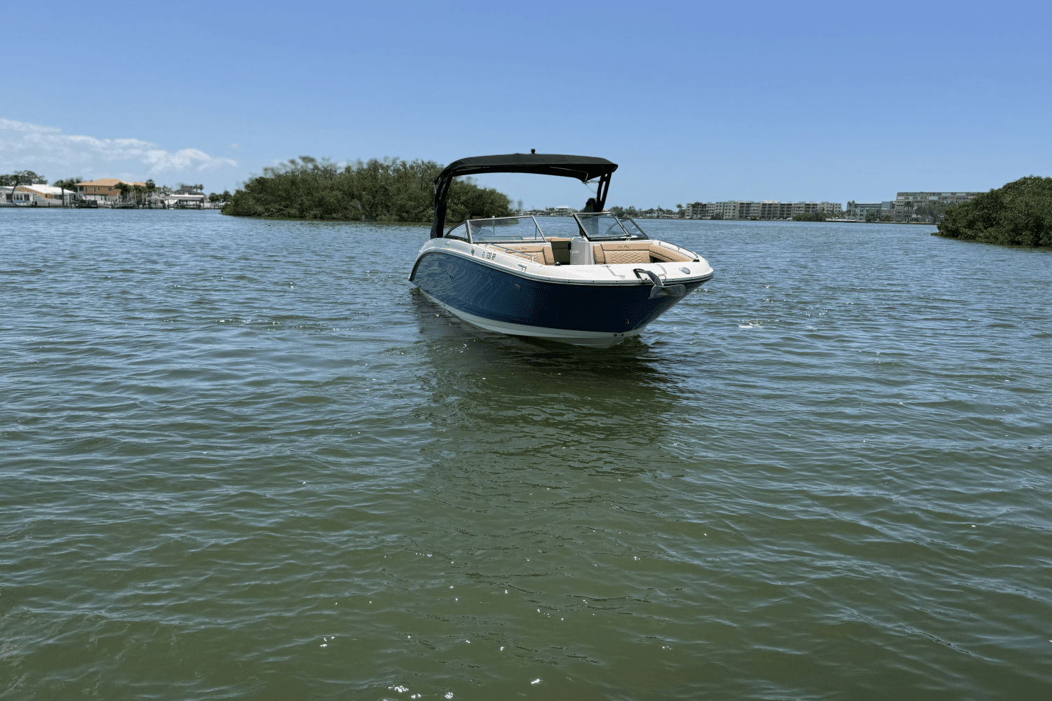 2018 Sea Ray SDX 270 Outboard Image Thumbnail #8