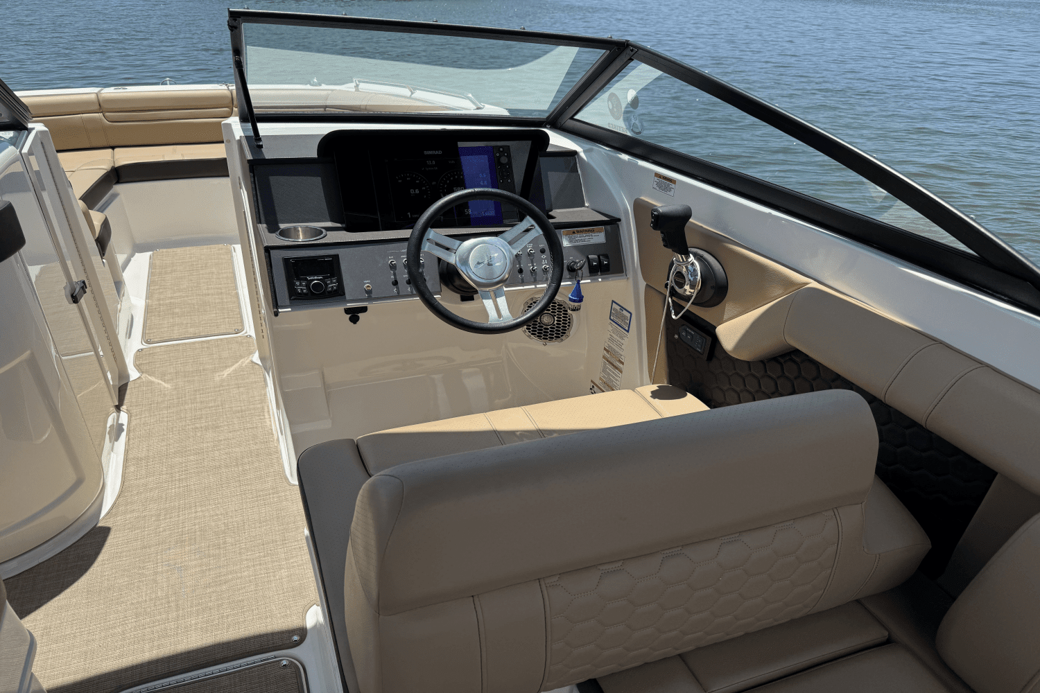 2018 Sea Ray SDX 270 Outboard Image Thumbnail #18