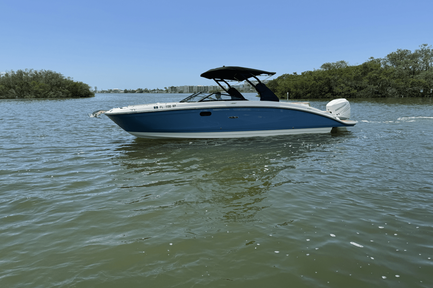 2018 Sea Ray SDX 270 Outboard Image Thumbnail #1