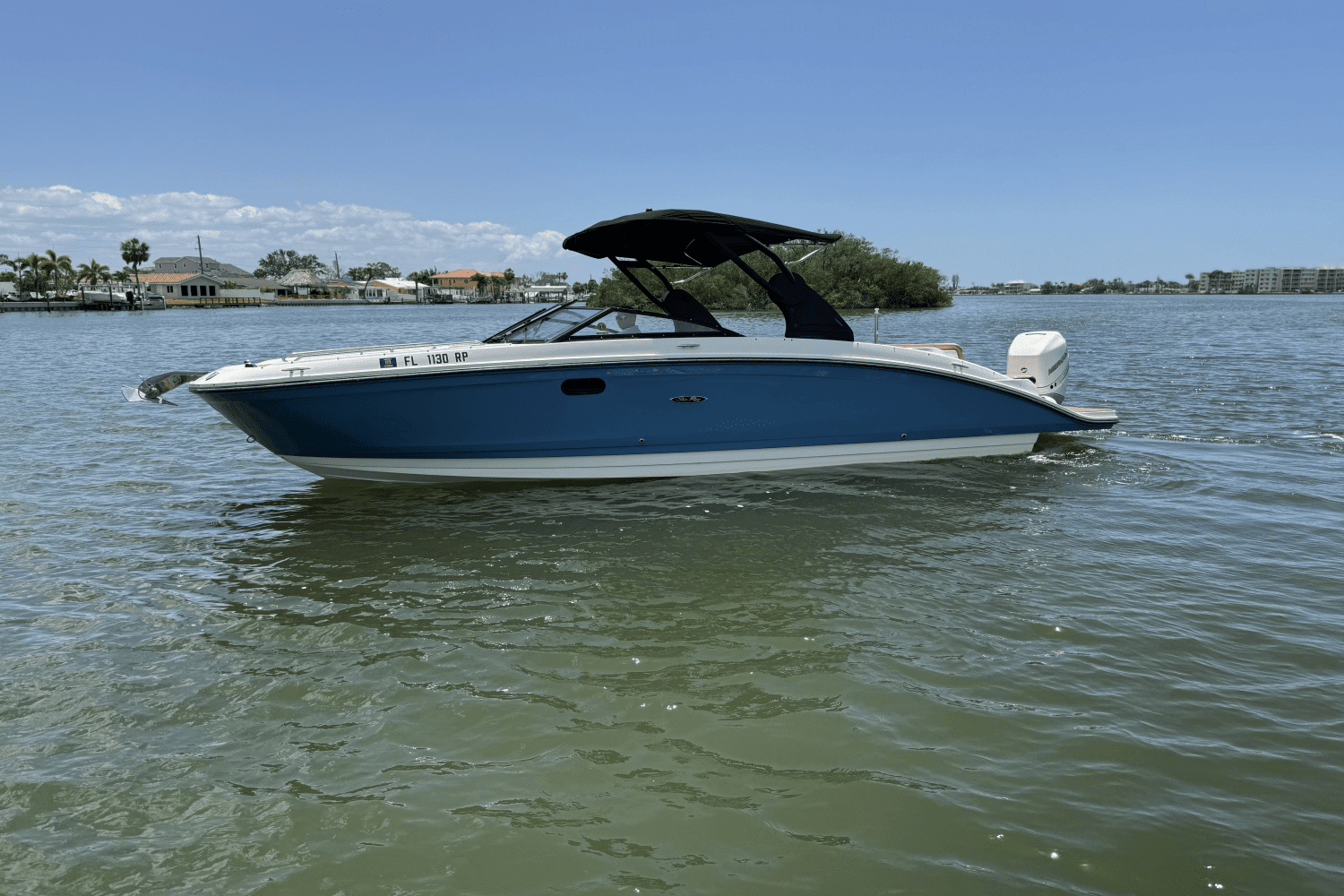 2018 Sea Ray SDX 270 Outboard Image Thumbnail #3