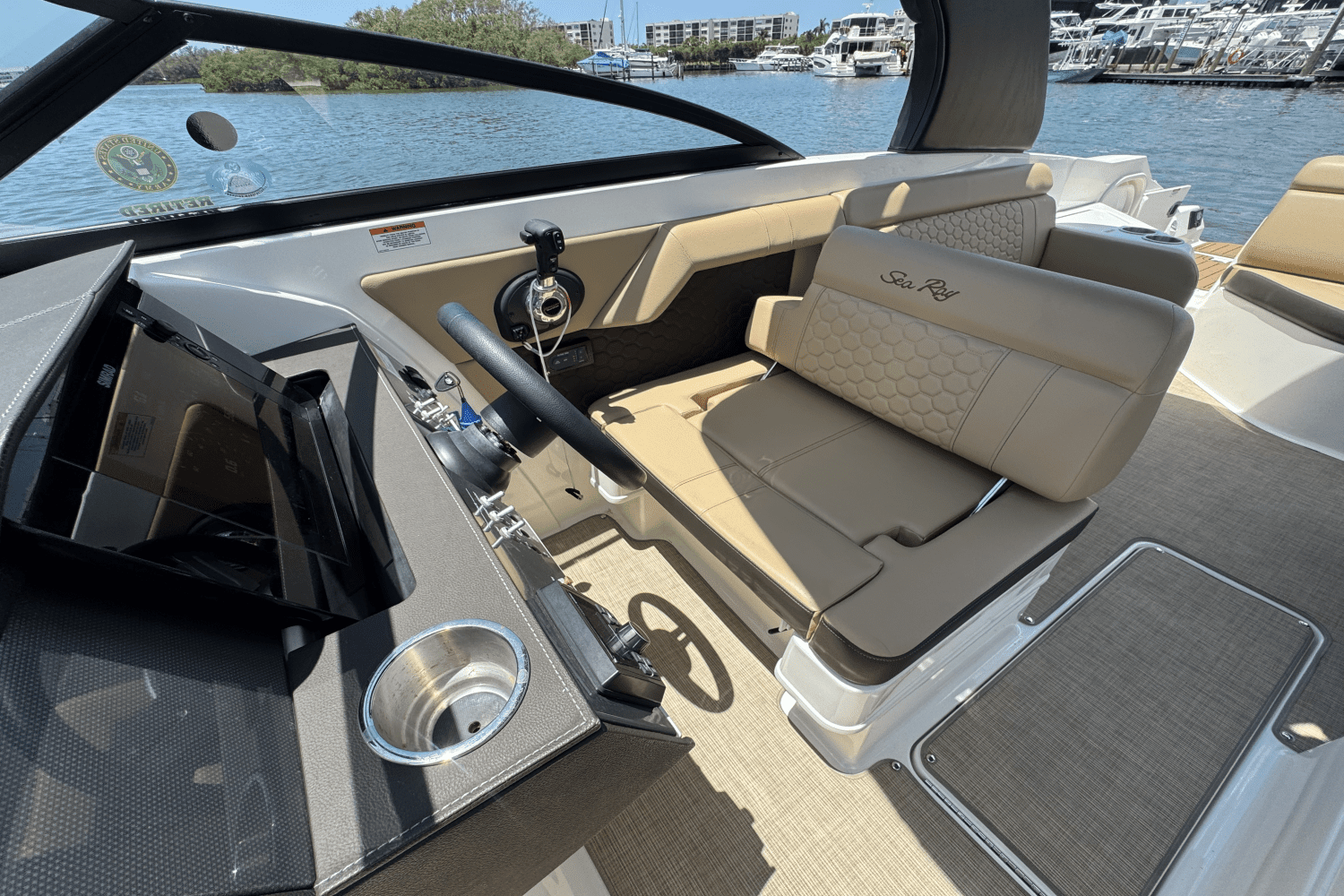 2018 Sea Ray SDX 270 Outboard Image Thumbnail #23