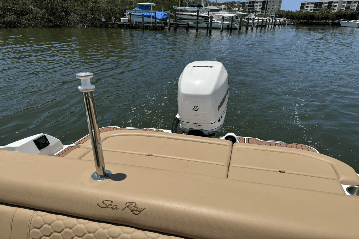 2018 Sea Ray SDX 270 Outboard Image Thumbnail #15