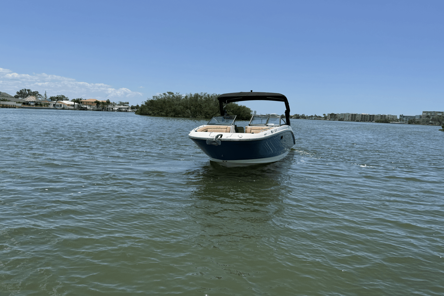 2018 Sea Ray SDX 270 Outboard Image Thumbnail #6