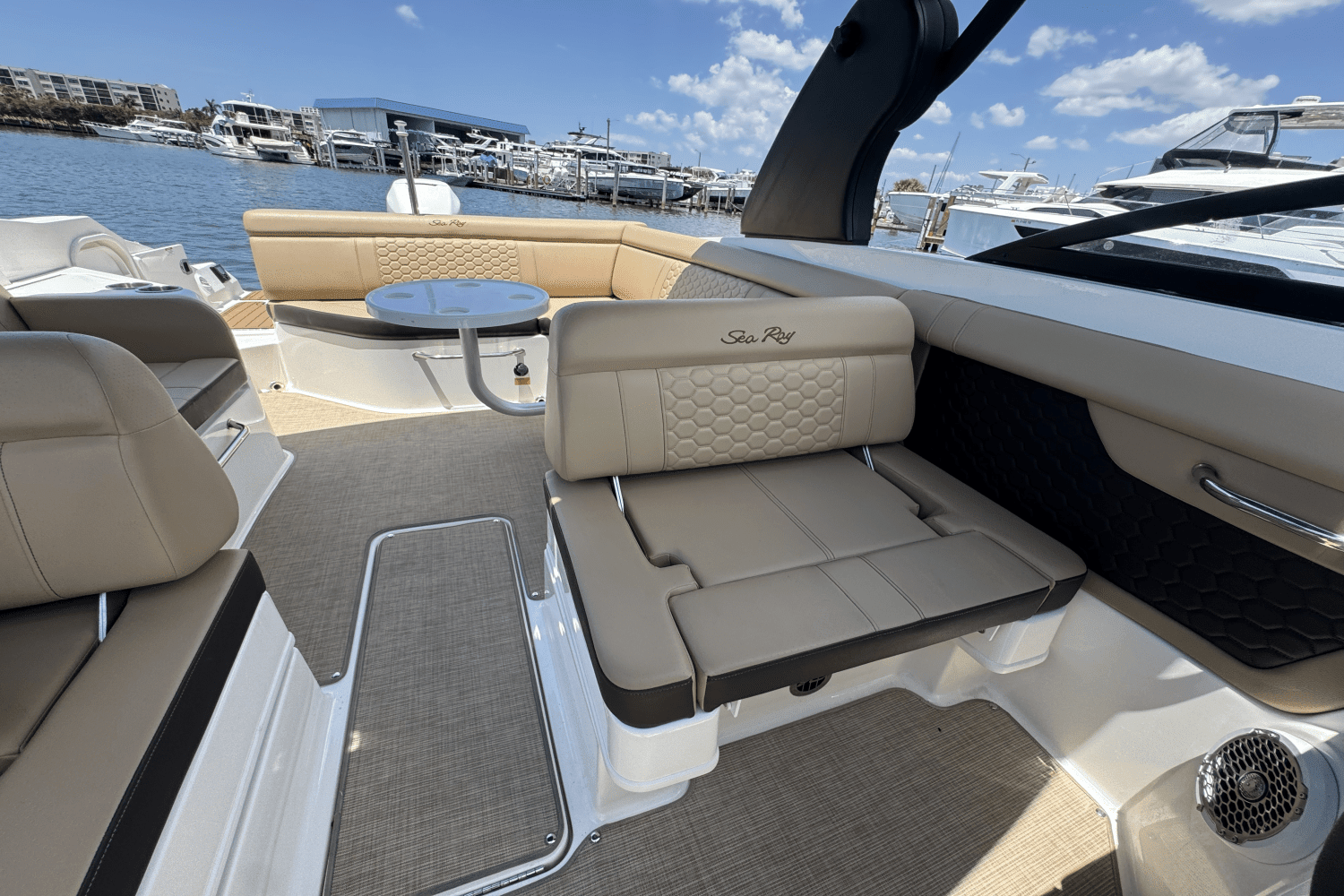 2018 Sea Ray SDX 270 Outboard Image Thumbnail #24
