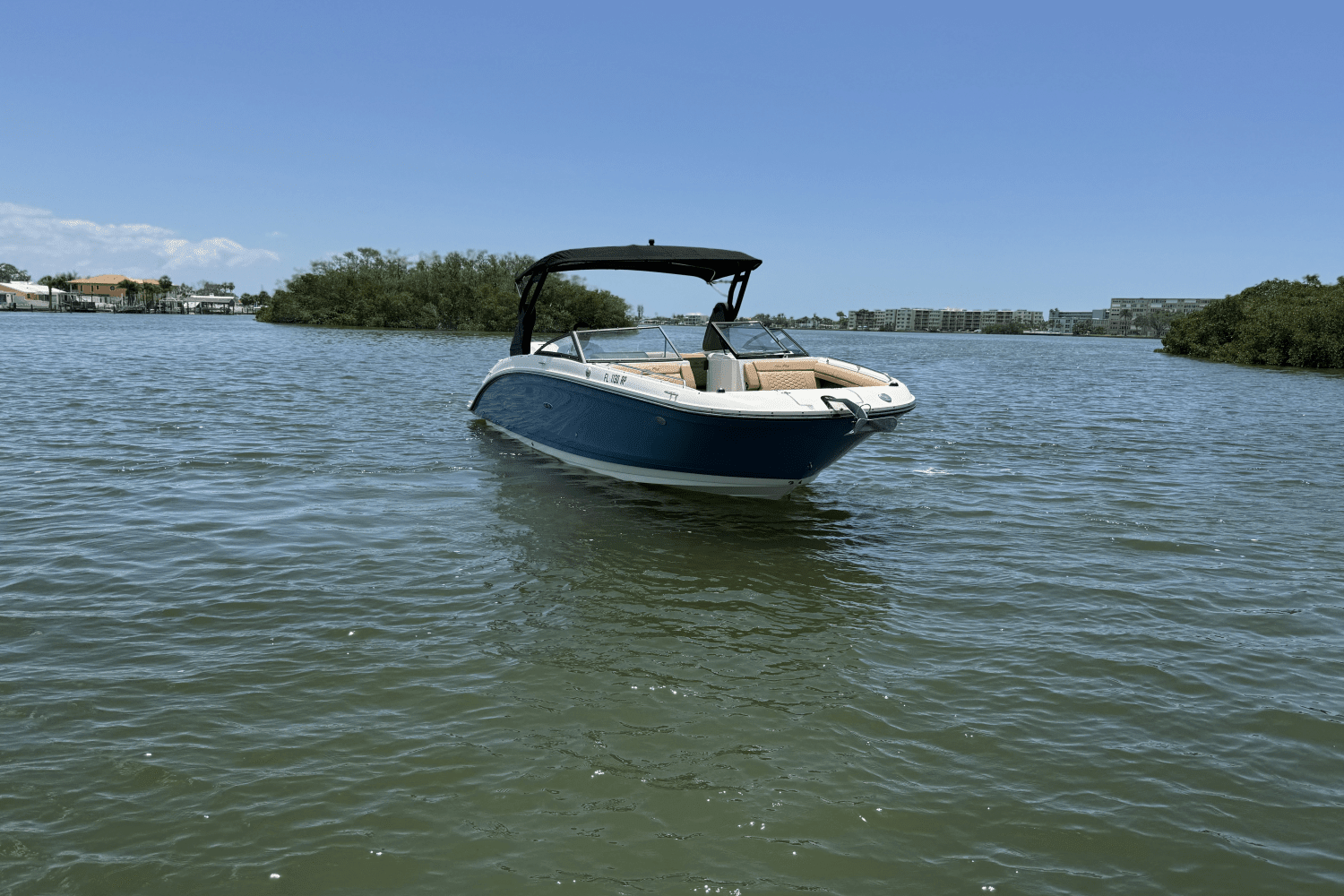 2018 Sea Ray SDX 270 Outboard Image Thumbnail #9