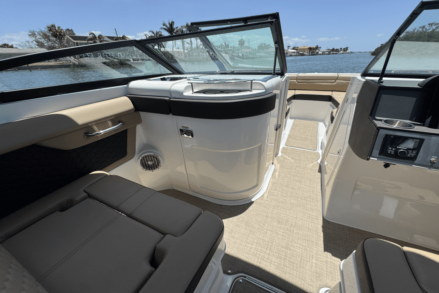2018 Sea Ray SDX 270 Outboard Image Thumbnail #22