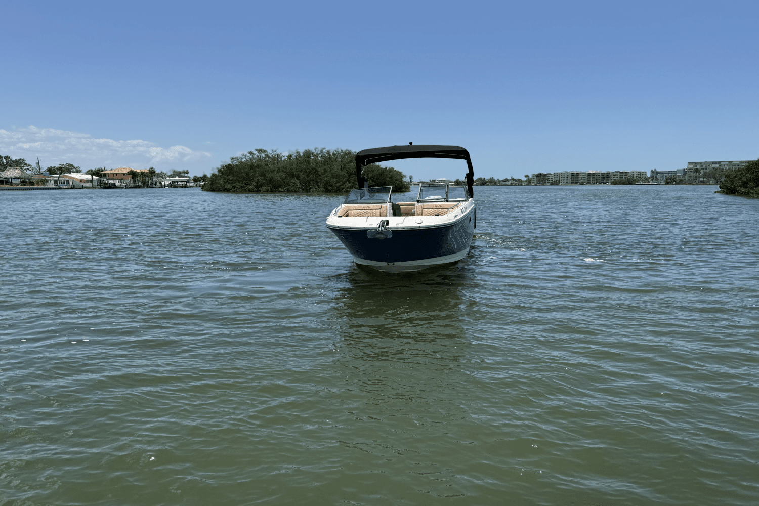 2018 Sea Ray SDX 270 Outboard Image Thumbnail #7
