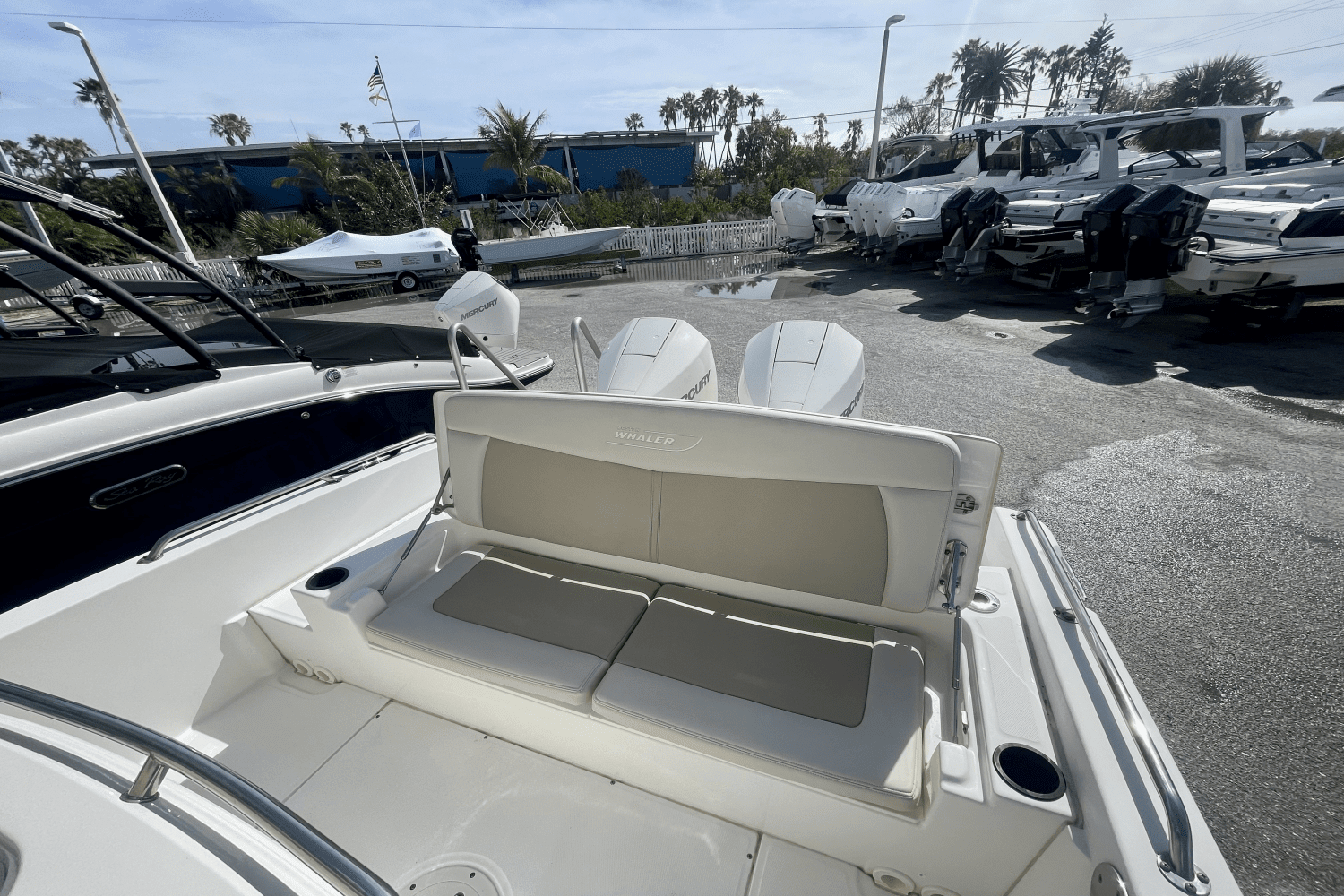 2020 Boston Whaler 270 Dauntless Image Thumbnail #4