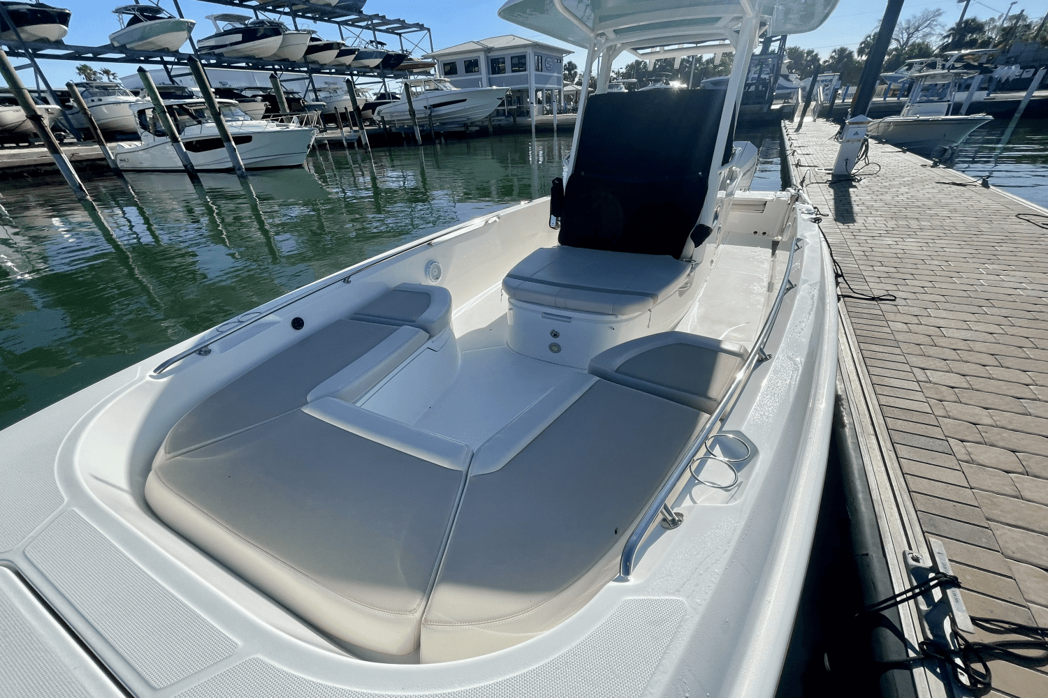 2020 Boston Whaler 270 Dauntless Image Thumbnail #12