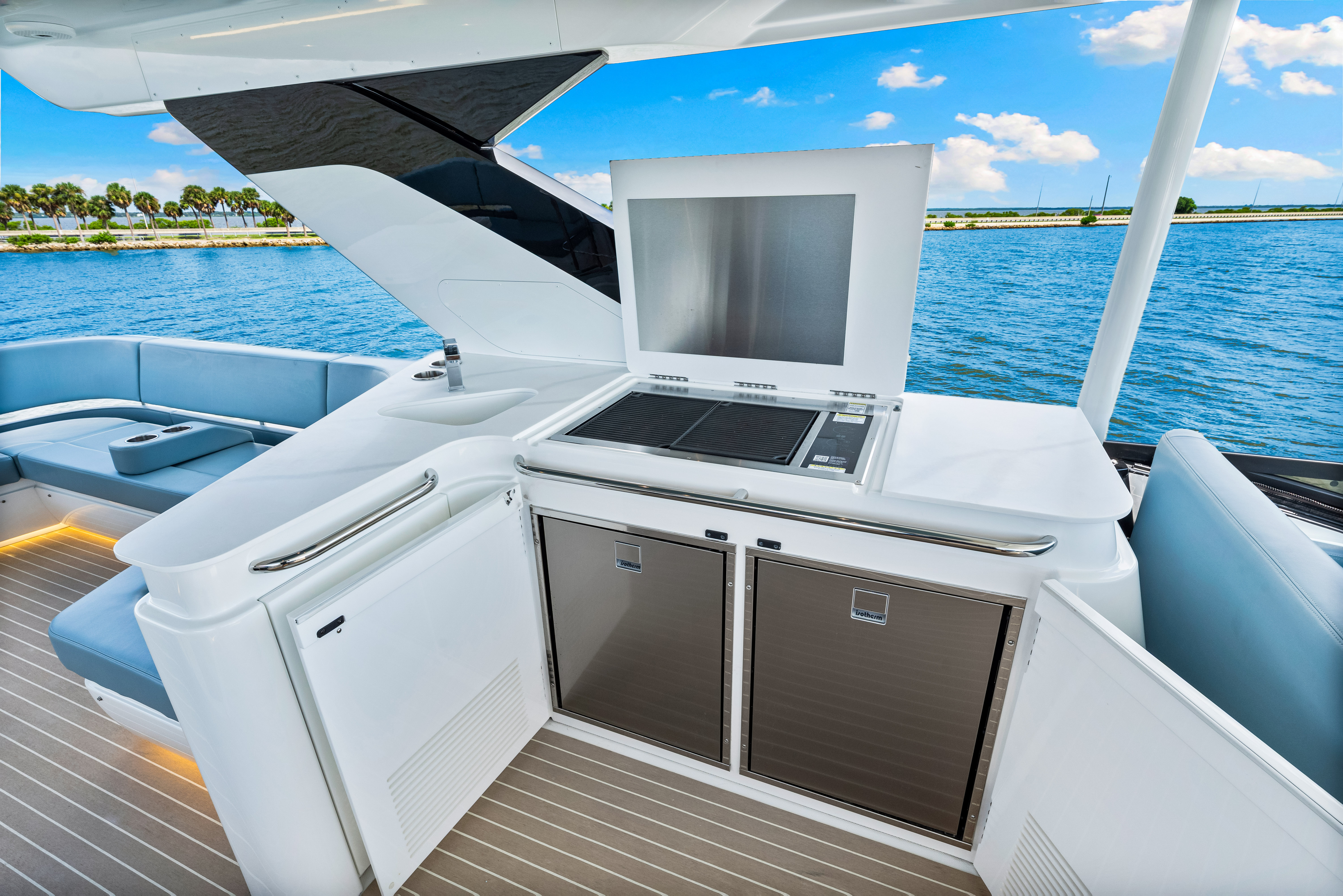 2025 Cruisers Yachts 57 Fly Image Thumbnail #30