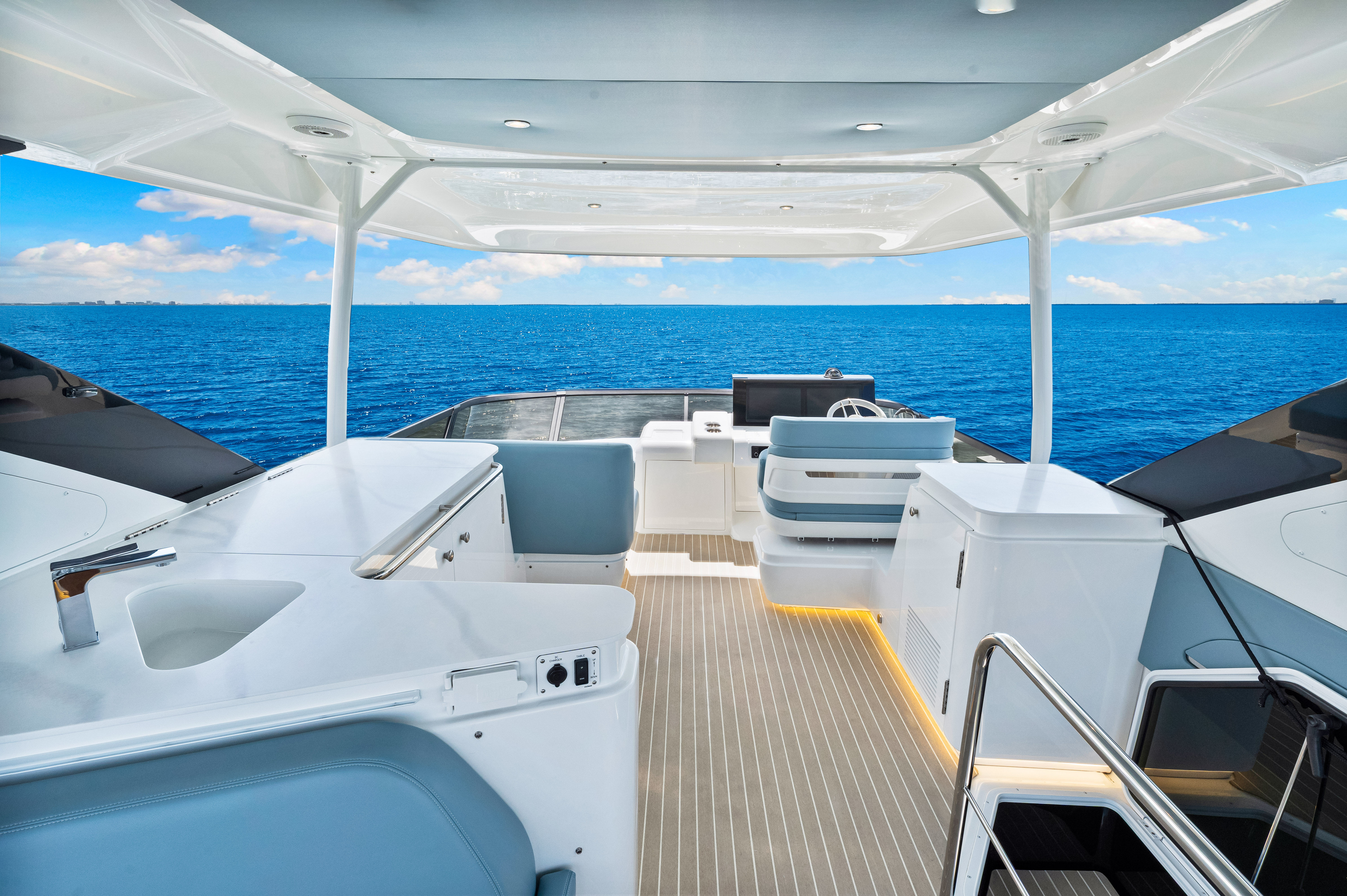 2025 Cruisers Yachts 57 Fly Image Thumbnail #29
