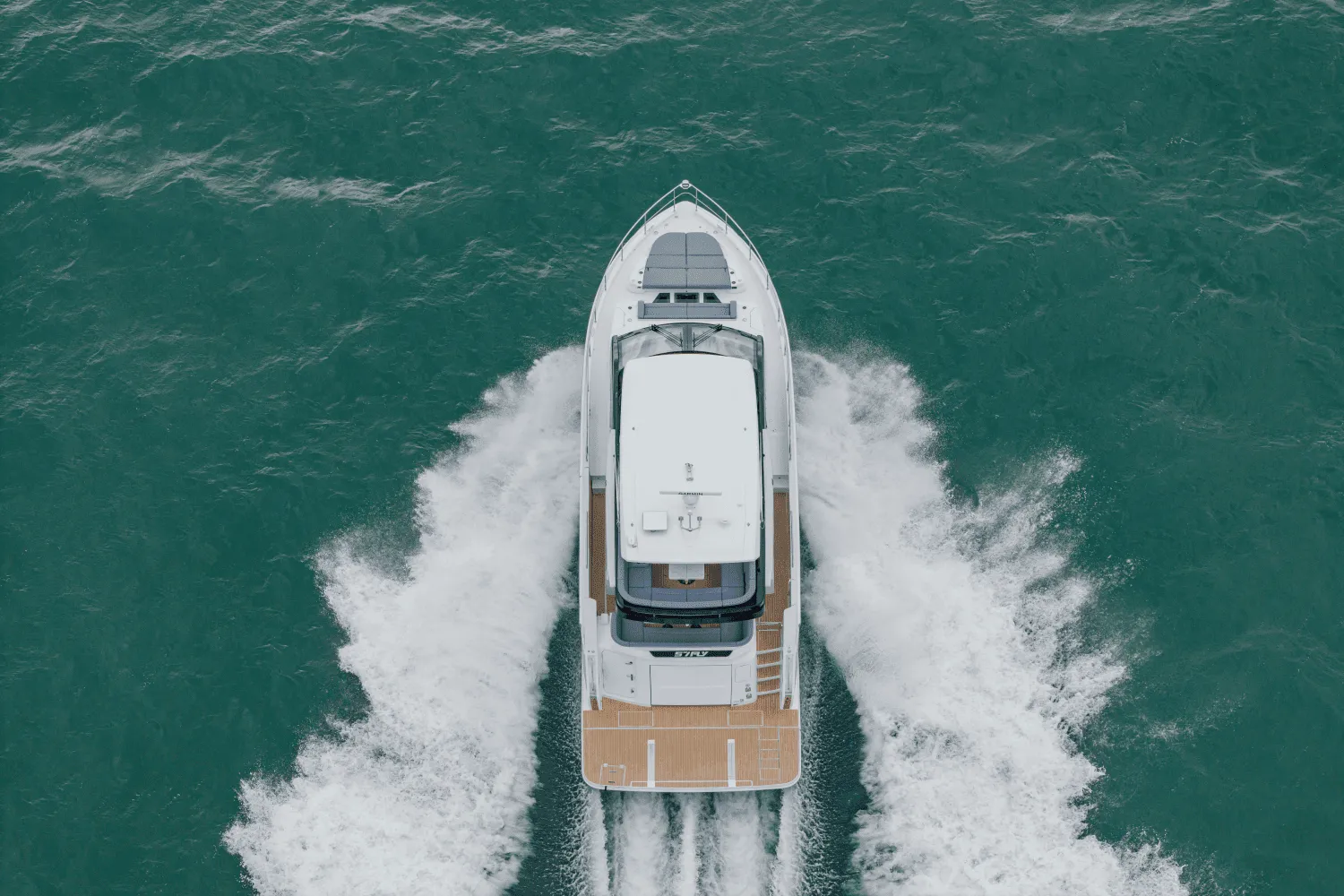 2025 Cruisers Yachts 57 Fly Image Thumbnail #9