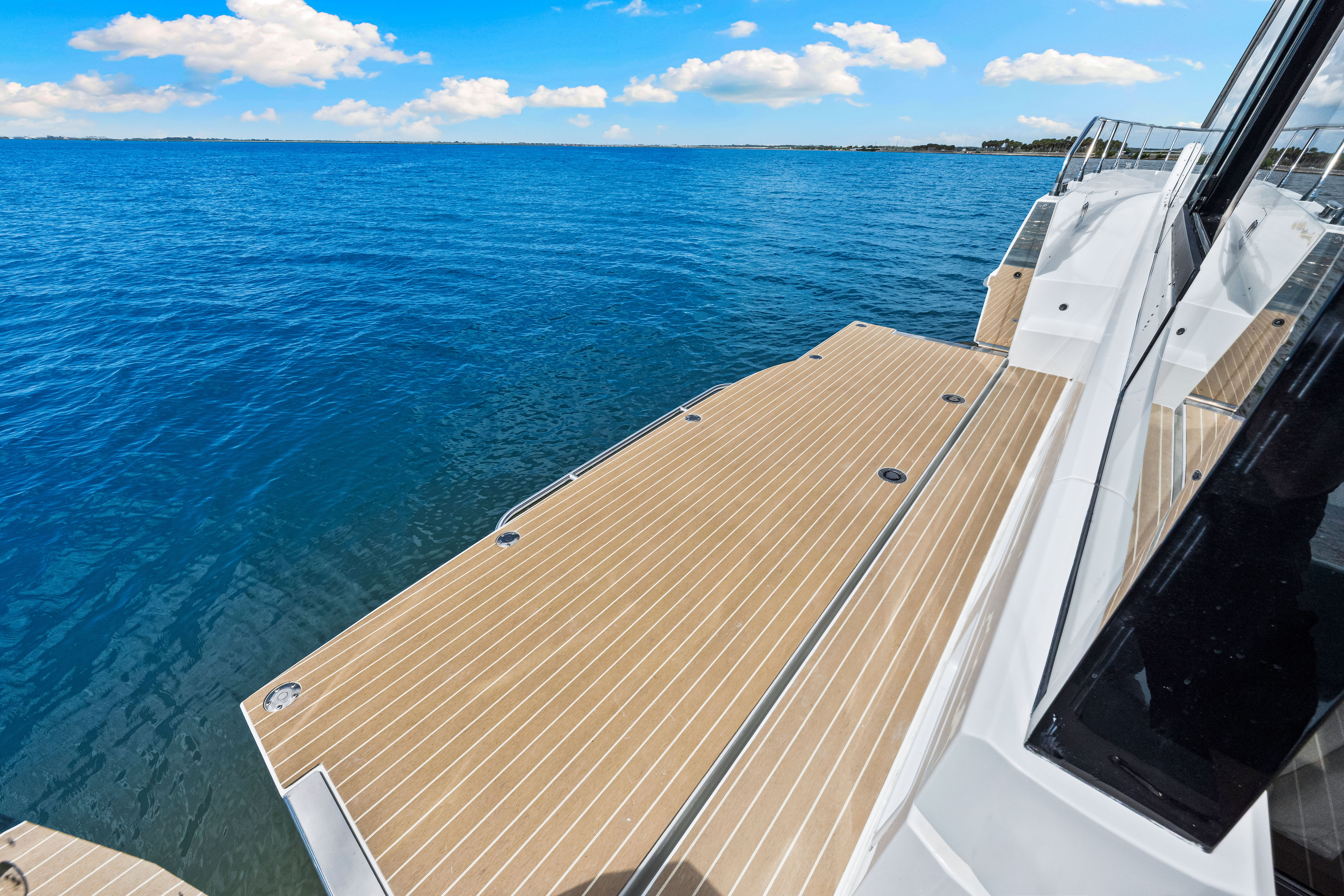 2025 Cruisers Yachts 57 Fly Image Thumbnail #21