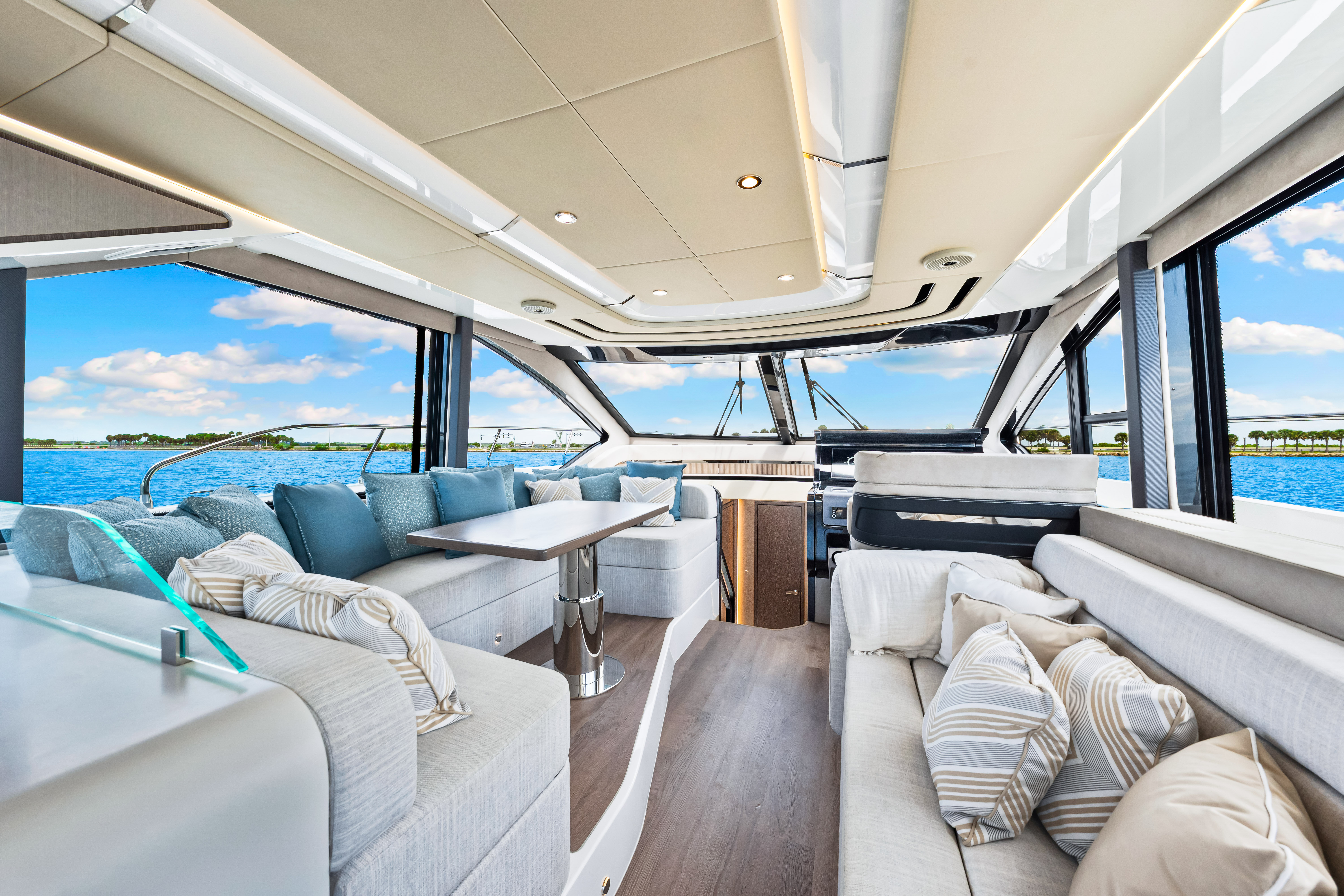 2025 Cruisers Yachts 57 Fly Image Thumbnail #43