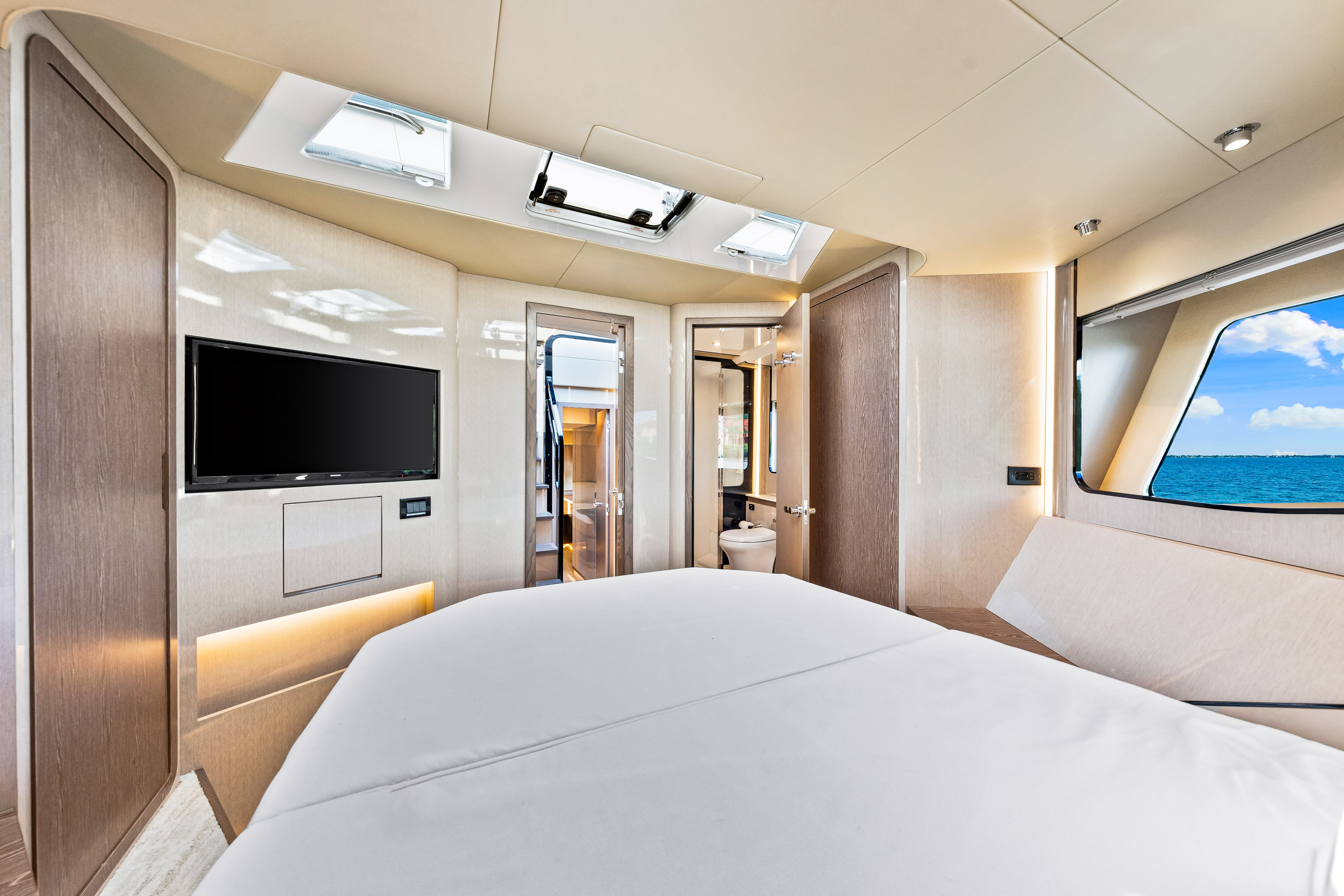 2025 Cruisers Yachts 57 Fly Image Thumbnail #56