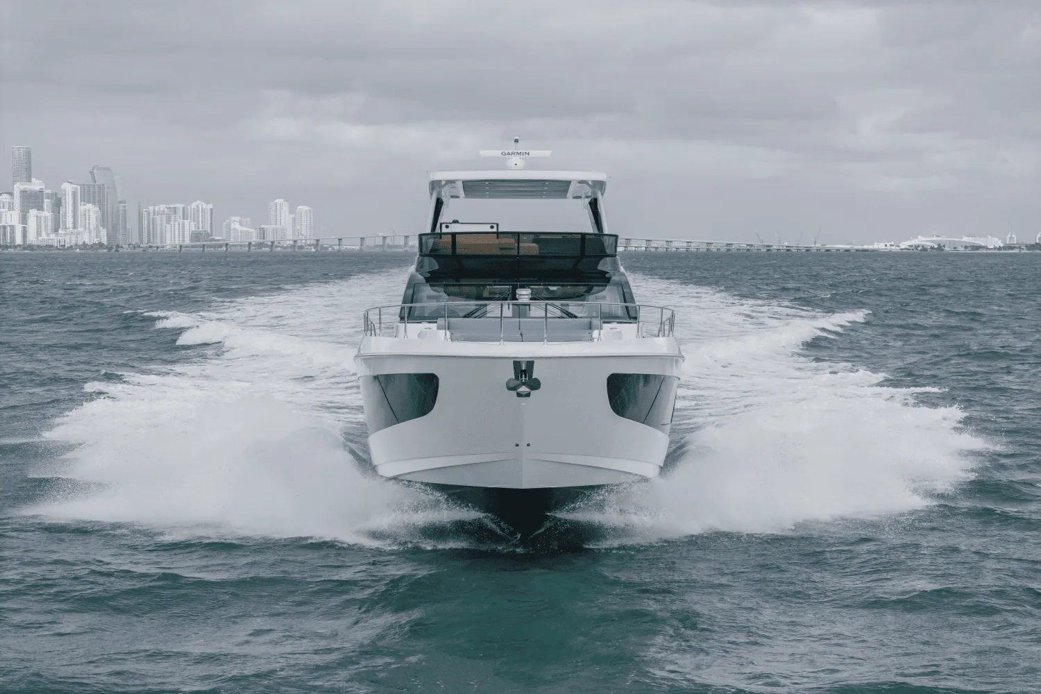 2025 Cruisers Yachts 57 Fly Image Thumbnail #11