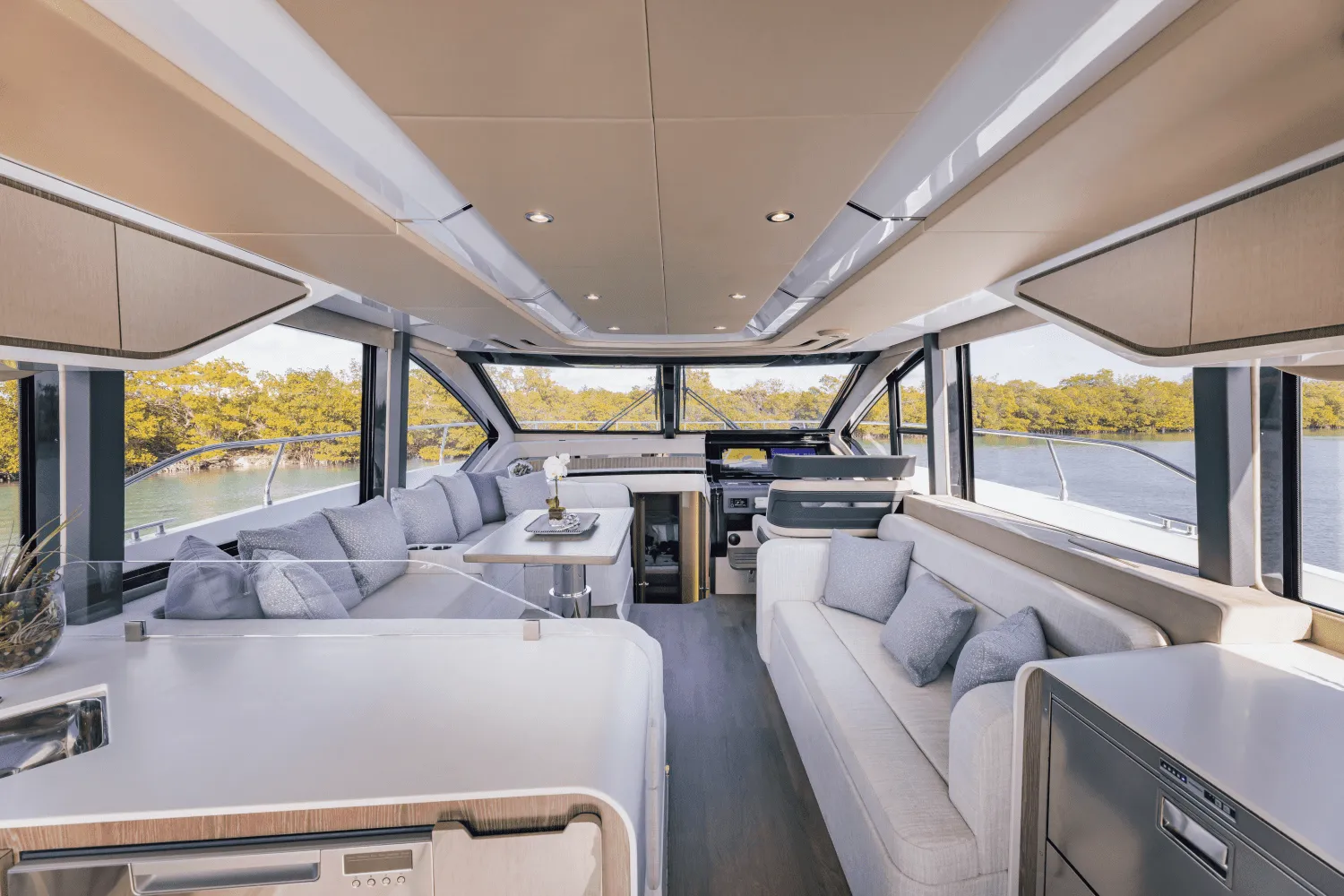 2025 Cruisers Yachts 57 Fly Image Thumbnail #29