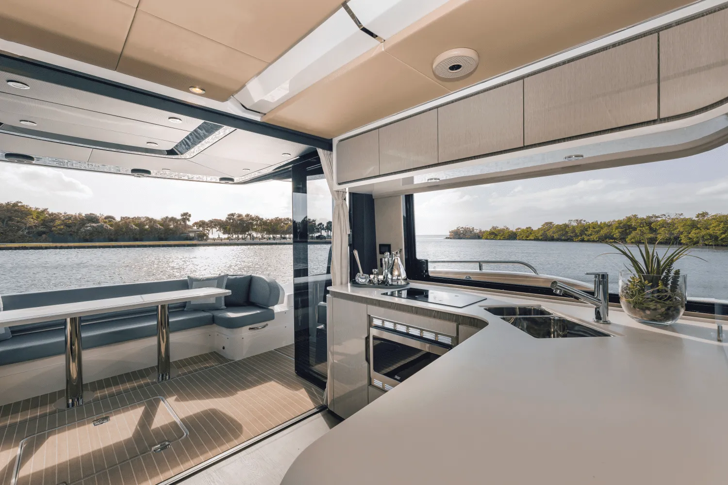 2025 Cruisers Yachts 57 Fly Image Thumbnail #54