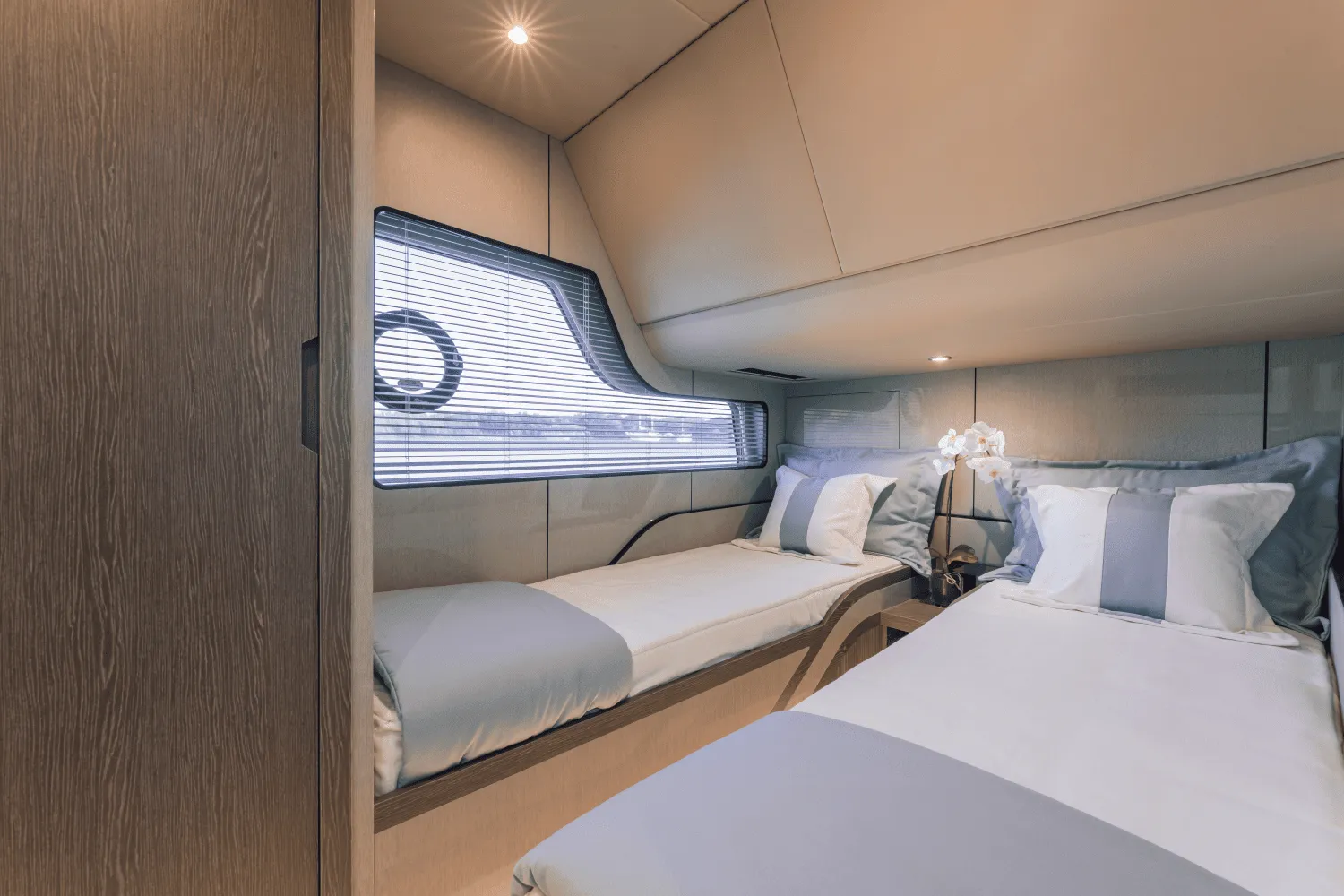 2025 Cruisers Yachts 57 Fly Image Thumbnail #63