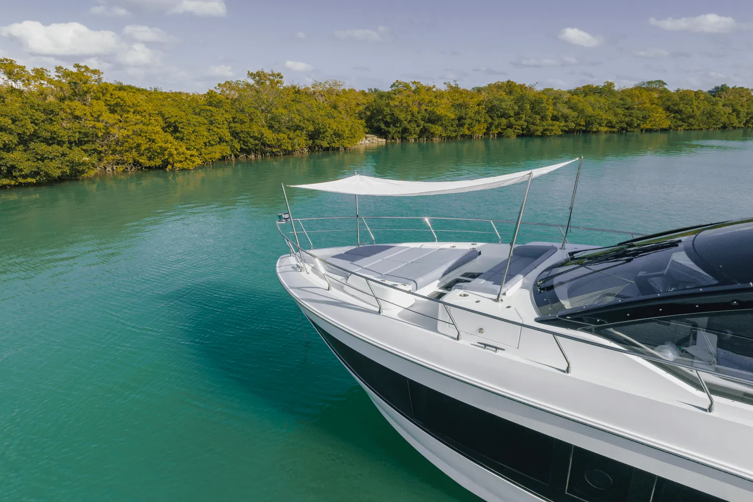 2025 Cruisers Yachts 57 Fly Image Thumbnail #17