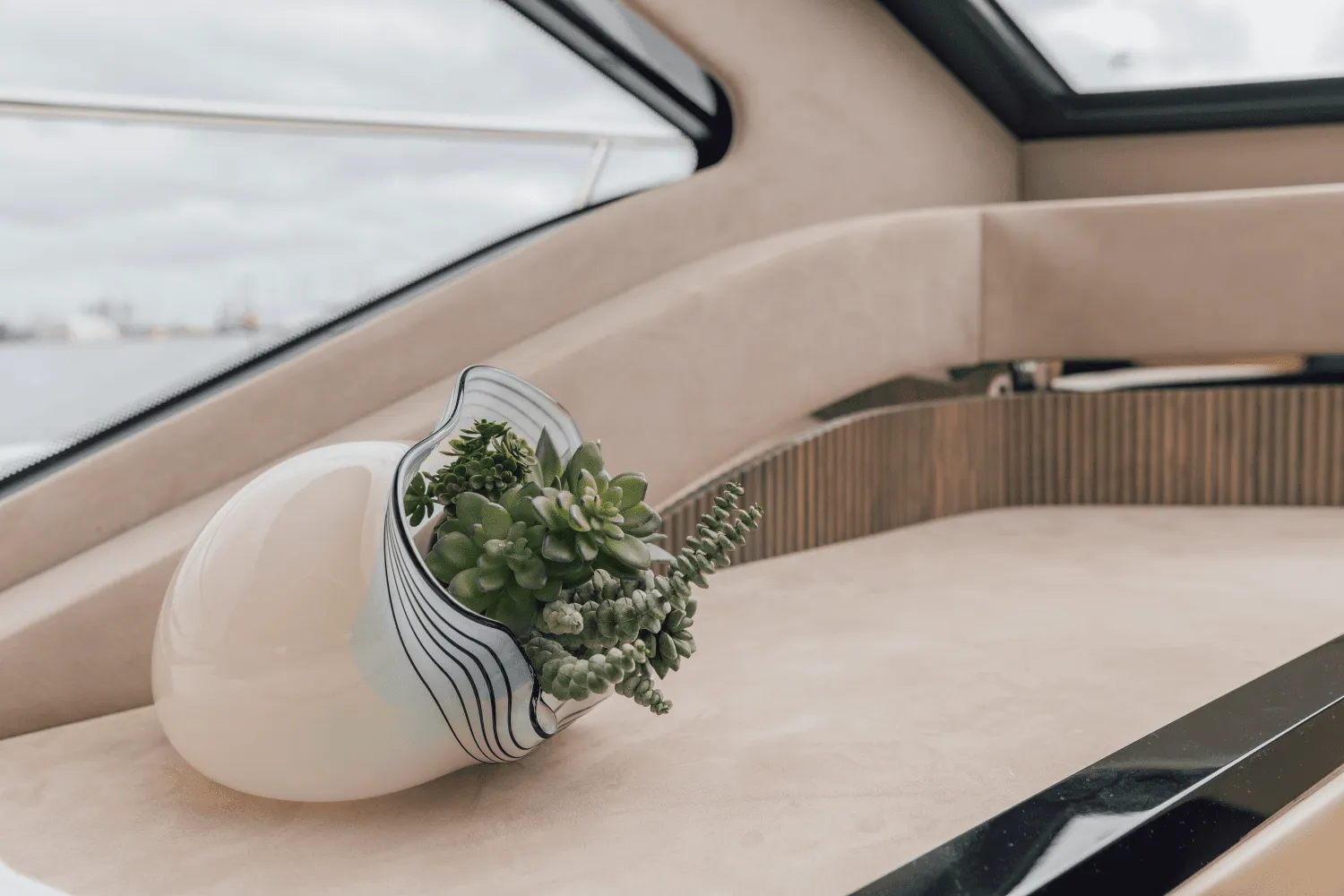 2025 Cruisers Yachts 57 Fly Image Thumbnail #47