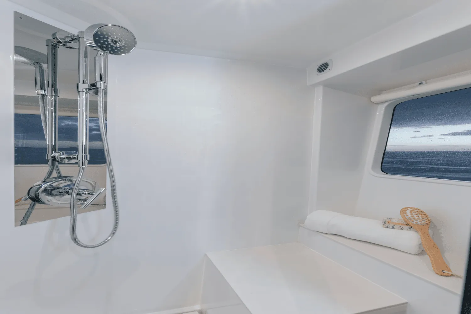 2025 Cruisers Yachts 57 Fly Image Thumbnail #62