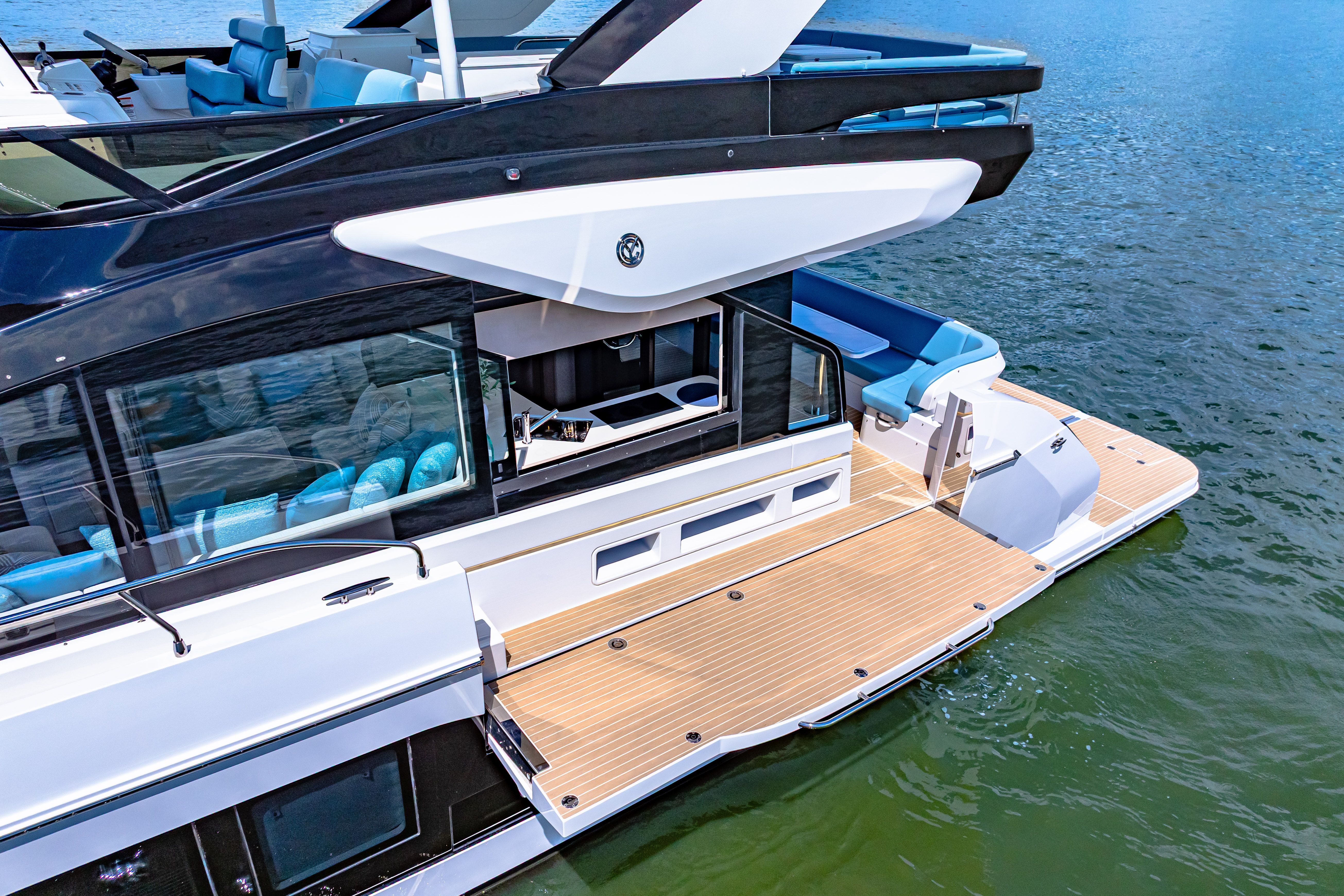 2025 Cruisers Yachts 57 Fly Image Thumbnail #6