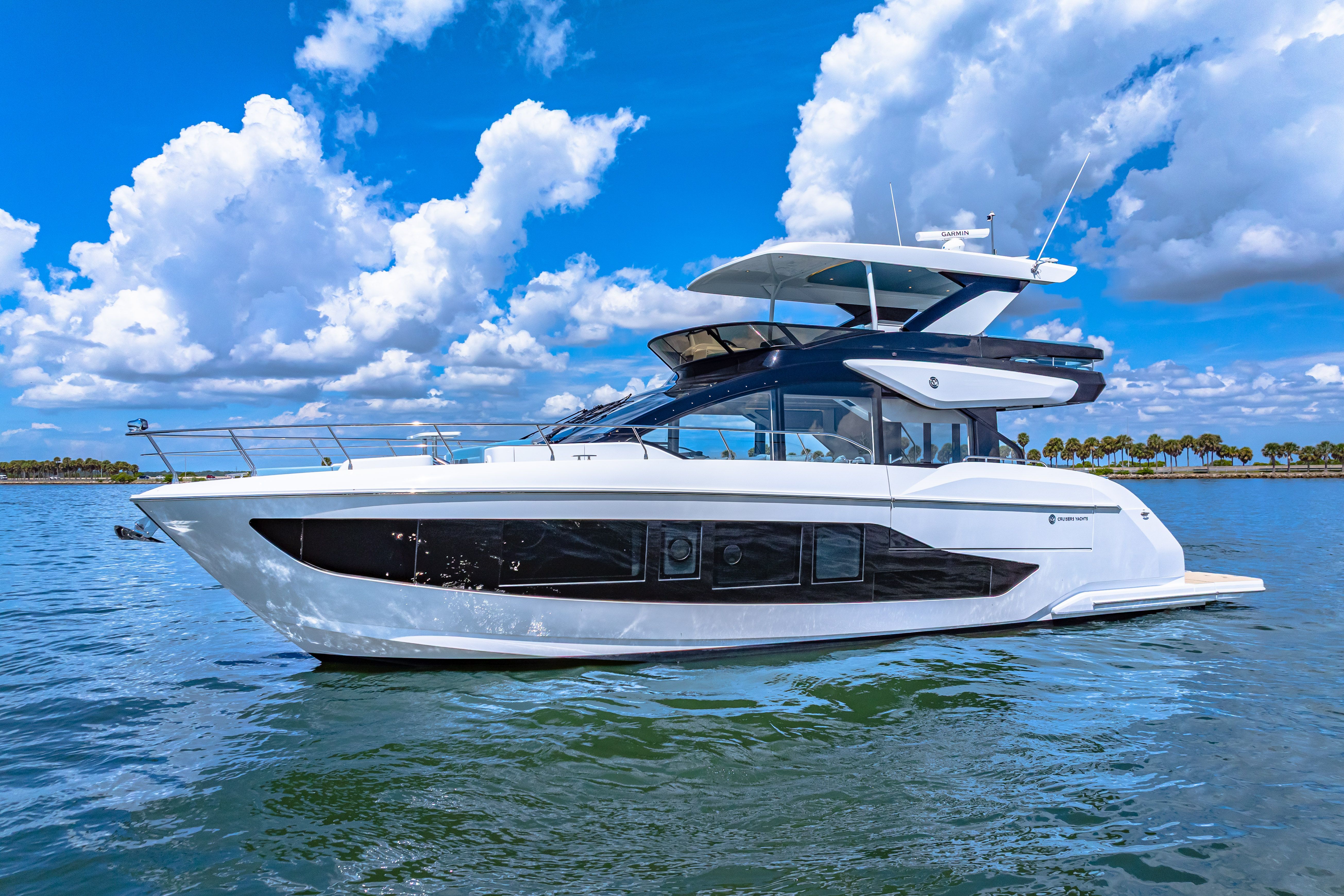 2025 Cruisers Yachts 57 Fly Image Thumbnail #1