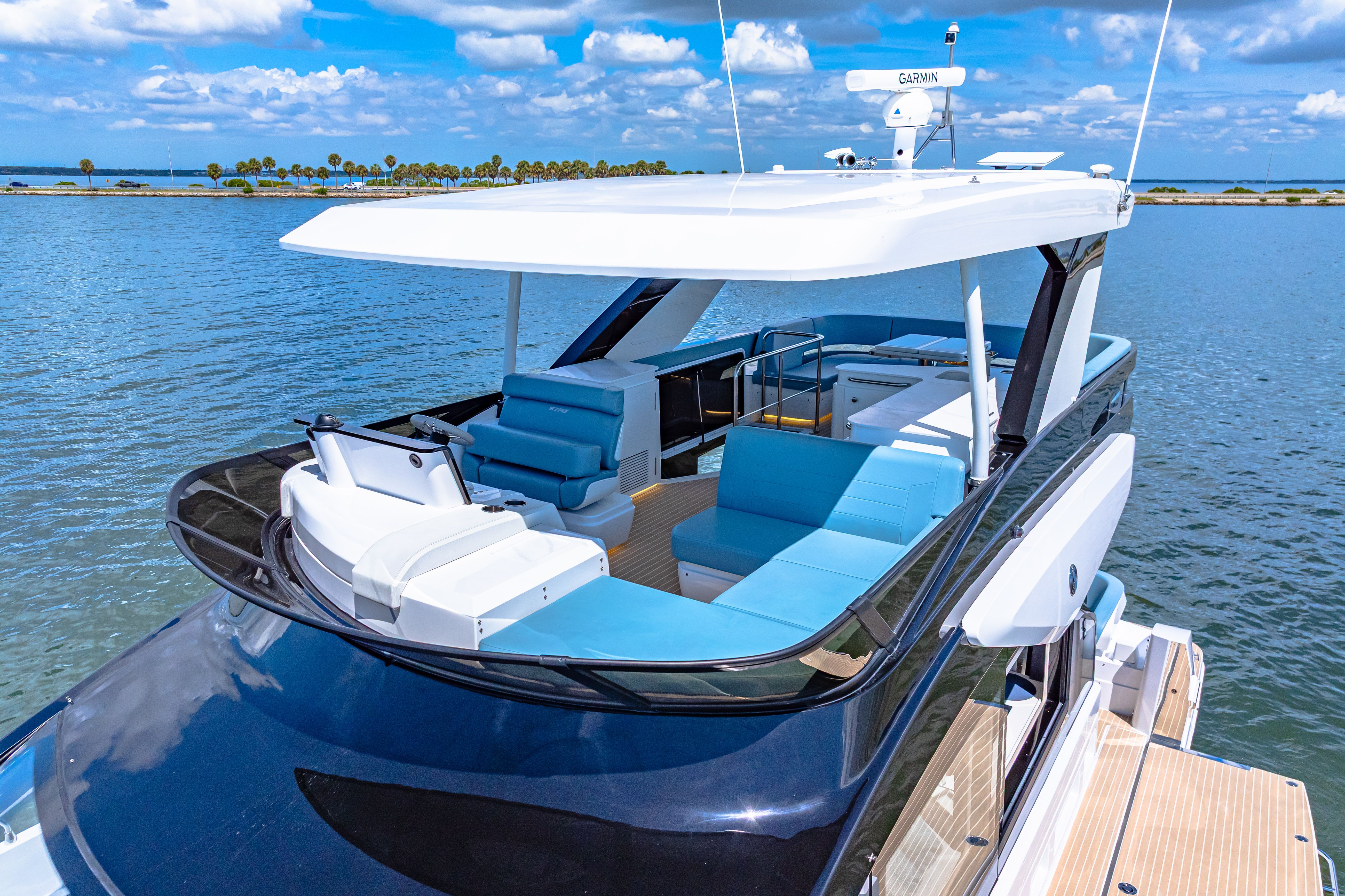 2025 Cruisers Yachts 57 Fly Image Thumbnail #5