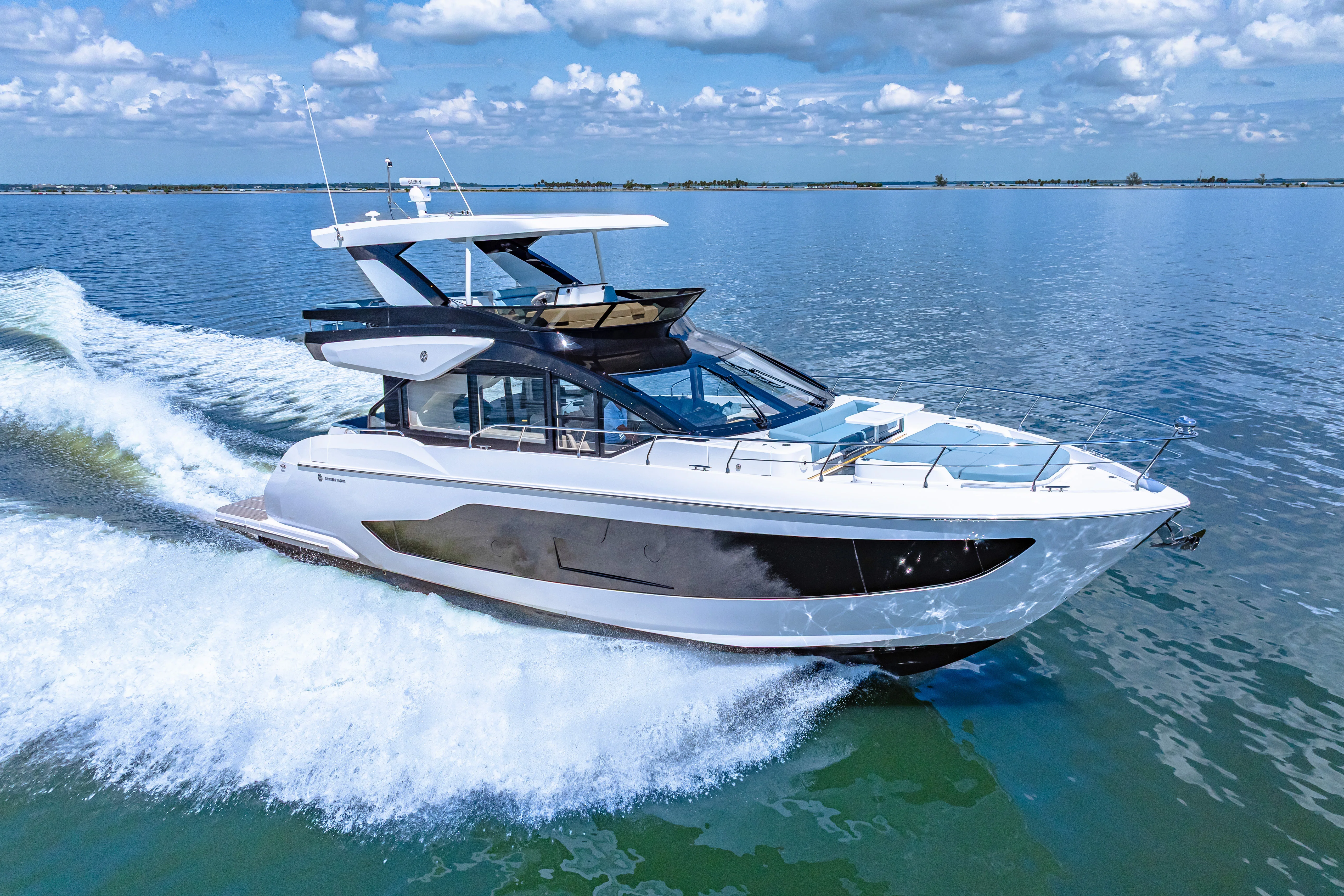 2025 Cruisers Yachts 57 Fly Image Thumbnail #24