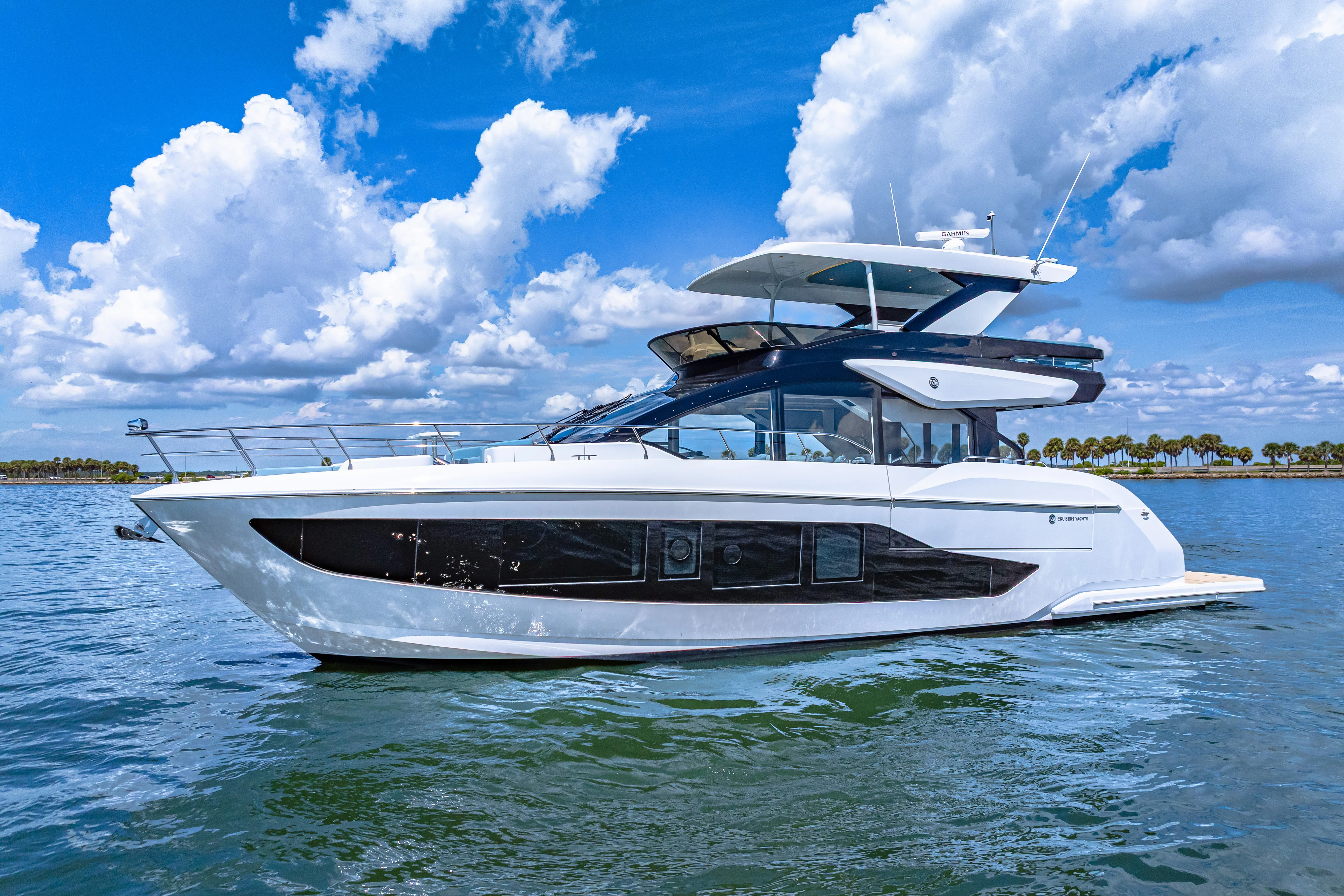 2025 Cruisers Yachts 57 Fly Image Thumbnail #6