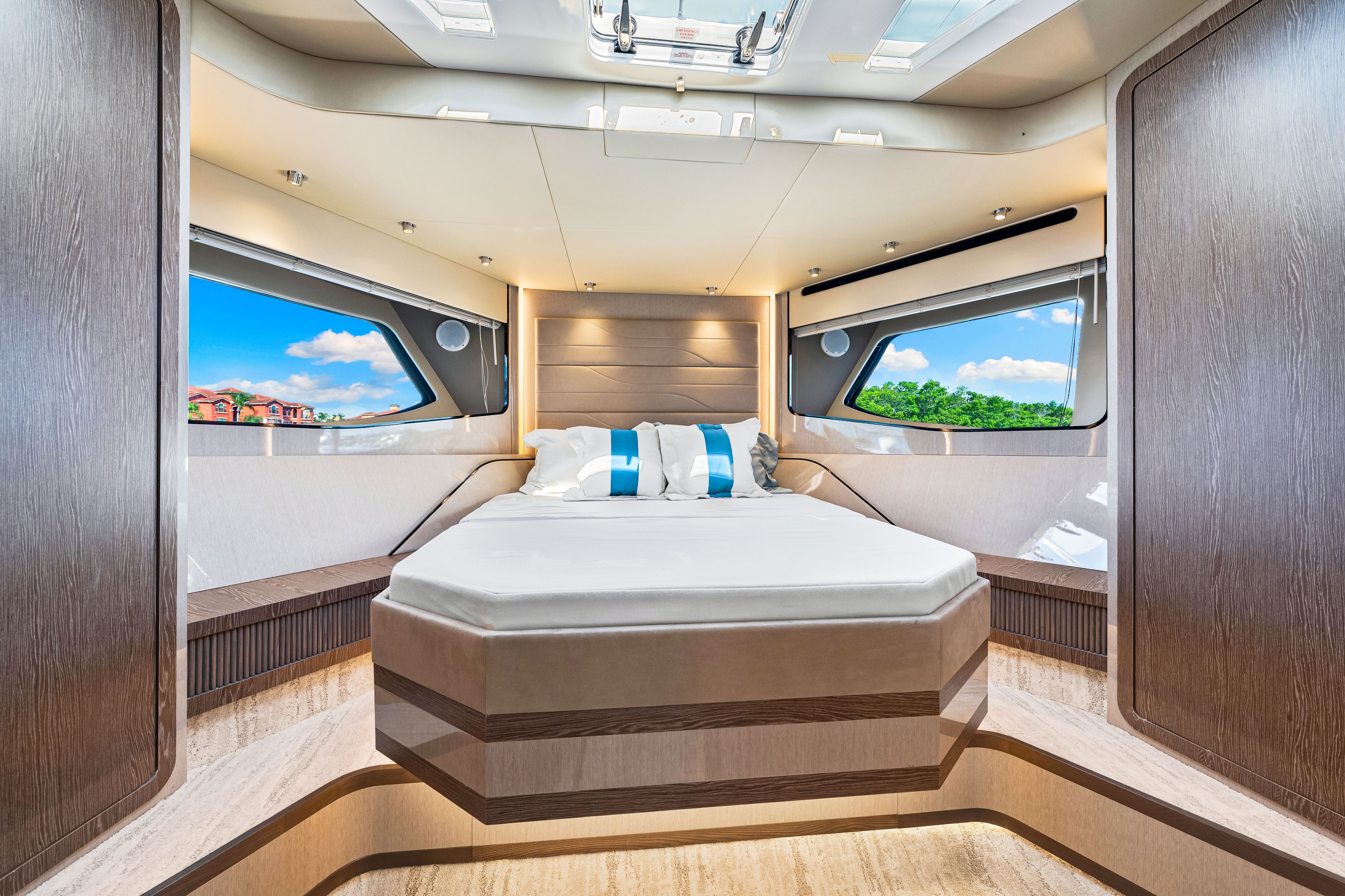 2025 Cruisers Yachts 57 Fly Image Thumbnail #55