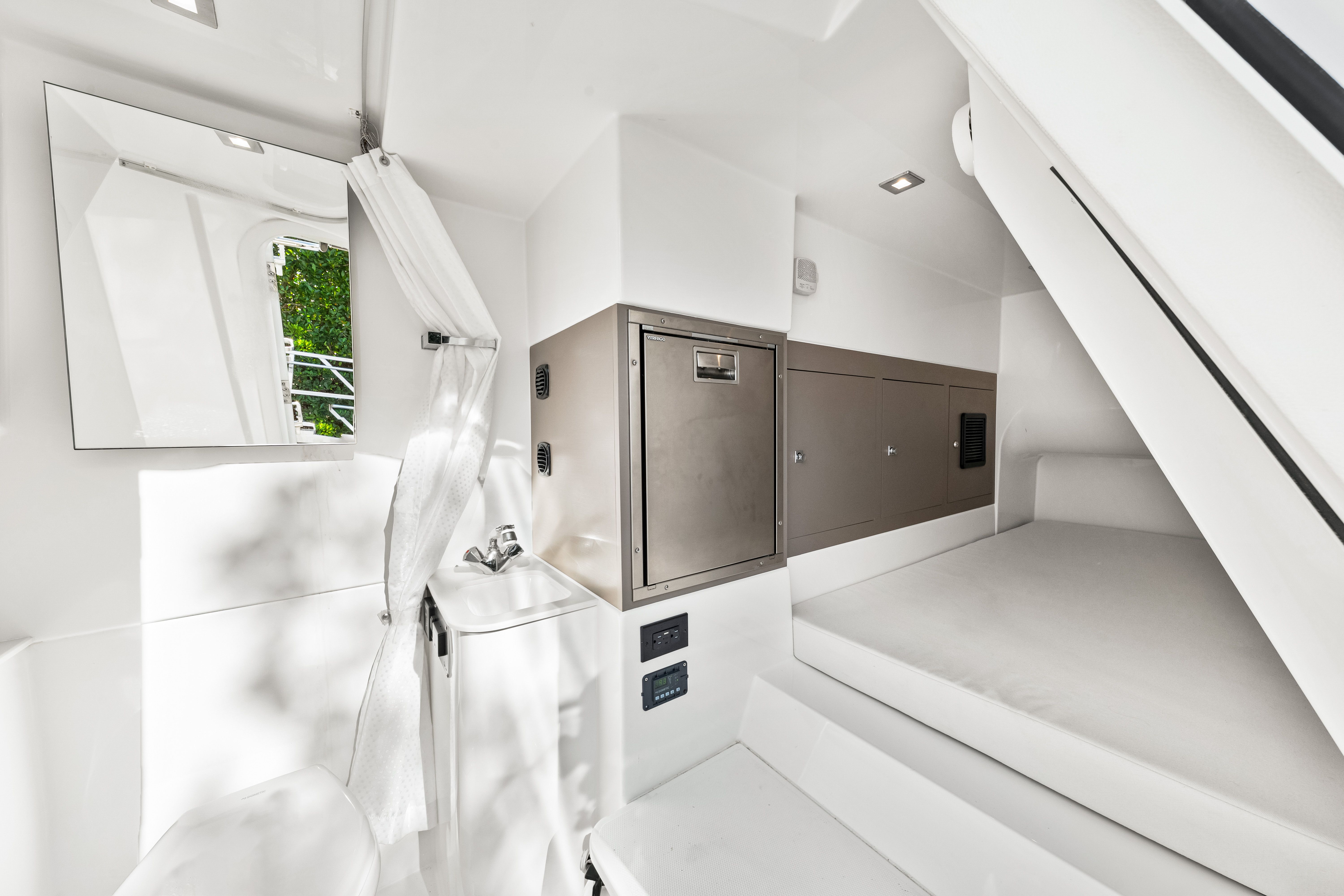 2025 Cruisers Yachts 57 Fly Image Thumbnail #60